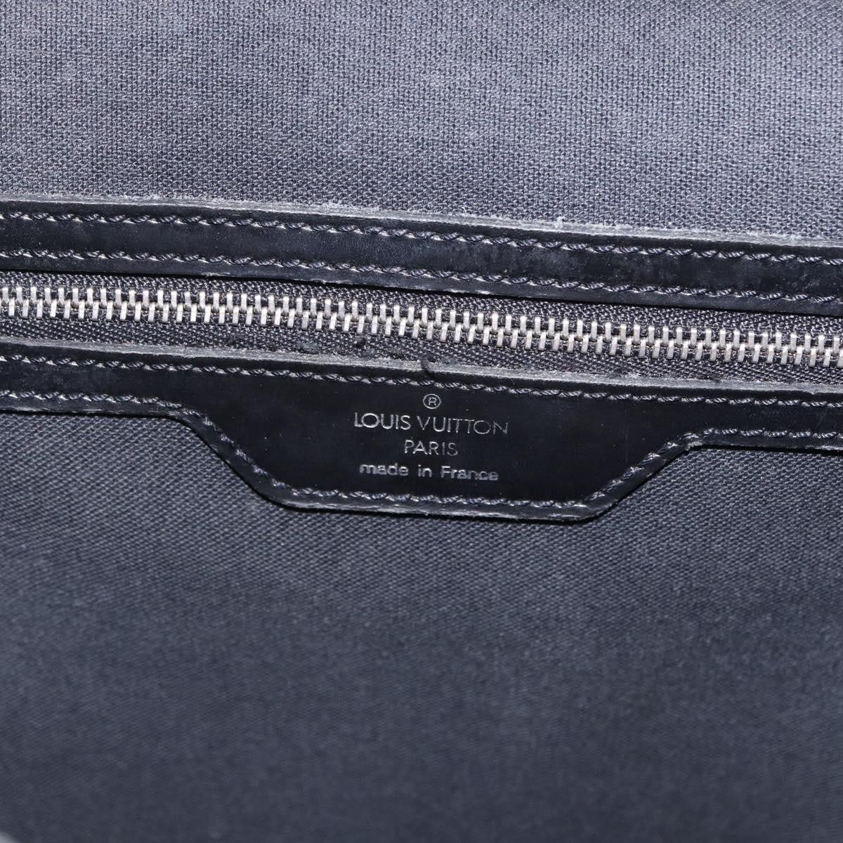 Louis Vuitton Yaranga Messenger Taiga Leather Medium Zwart