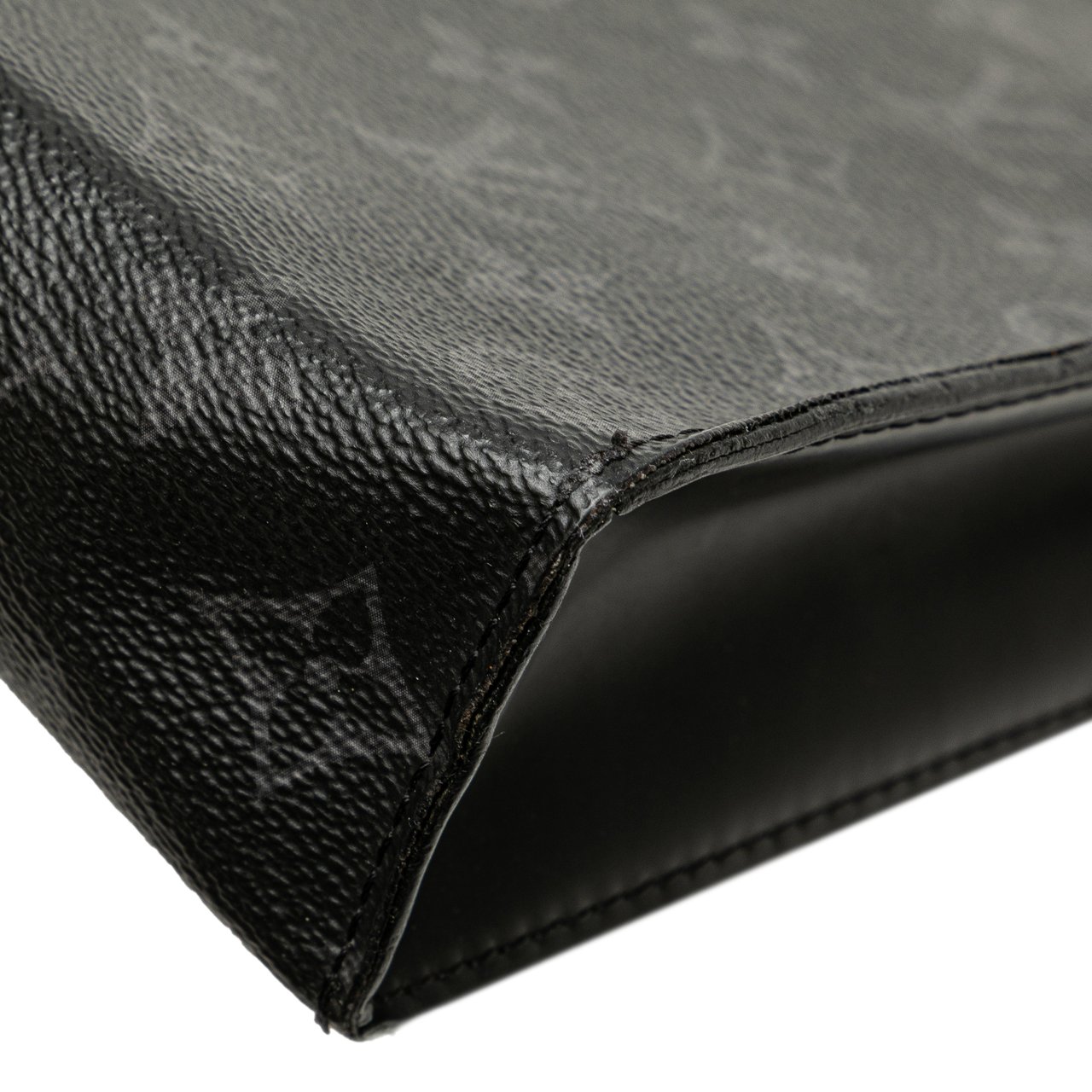 Louis Vuitton Monogram Eclipse Pochette Voyage MM Zwart