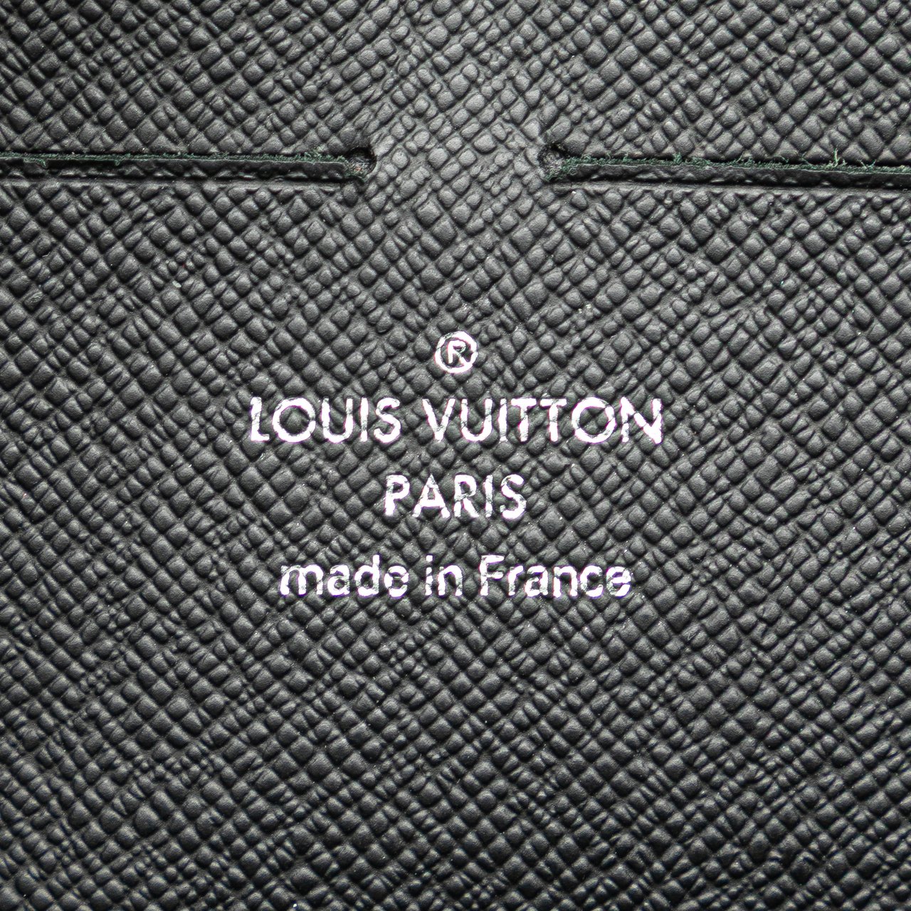 Louis Vuitton Monogram Eclipse Pochette Voyage MM Zwart