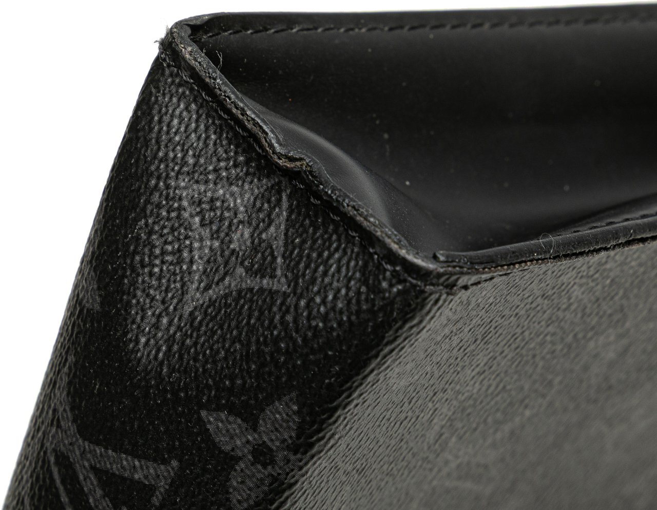 Louis Vuitton Monogram Eclipse Pochette Voyage MM Zwart