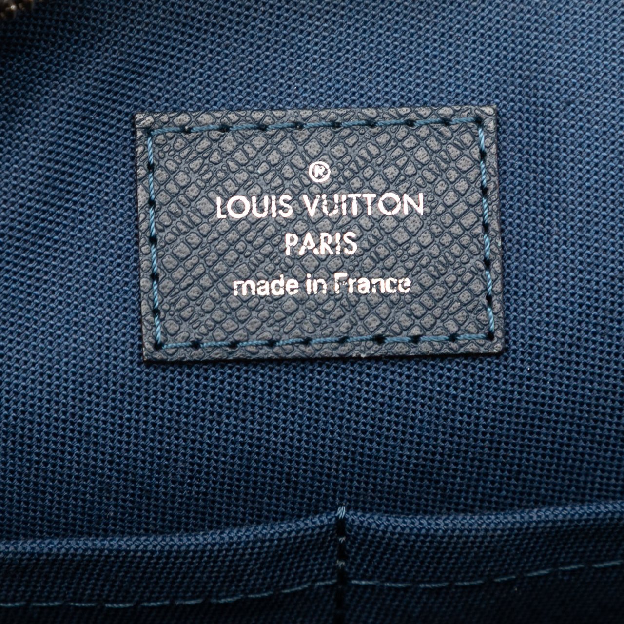 Louis Vuitton Taiga Grigori PM Blauw