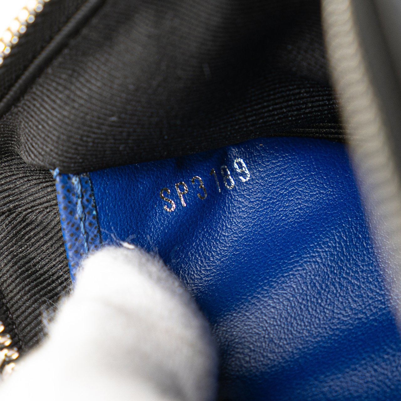 Louis Vuitton Monogram Taigarama Pochette Discovery PM Blauw