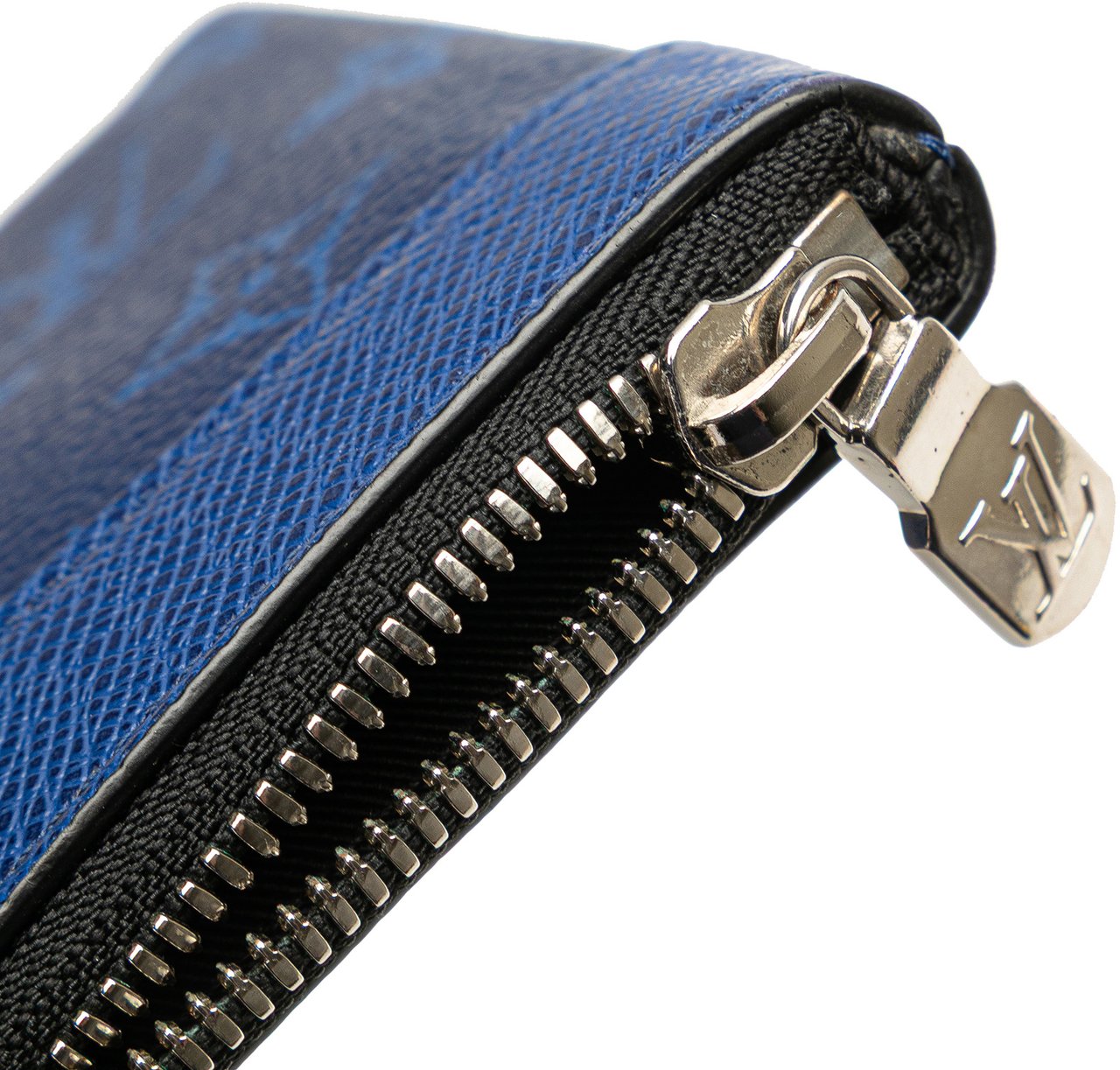 Louis Vuitton Monogram Taigarama Pochette Discovery PM Blauw
