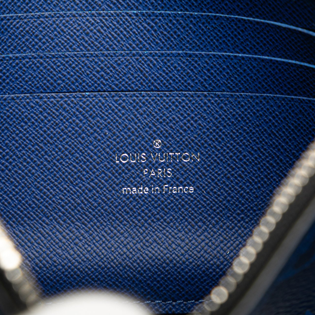 Louis Vuitton Monogram Taigarama Pochette Discovery PM Blauw