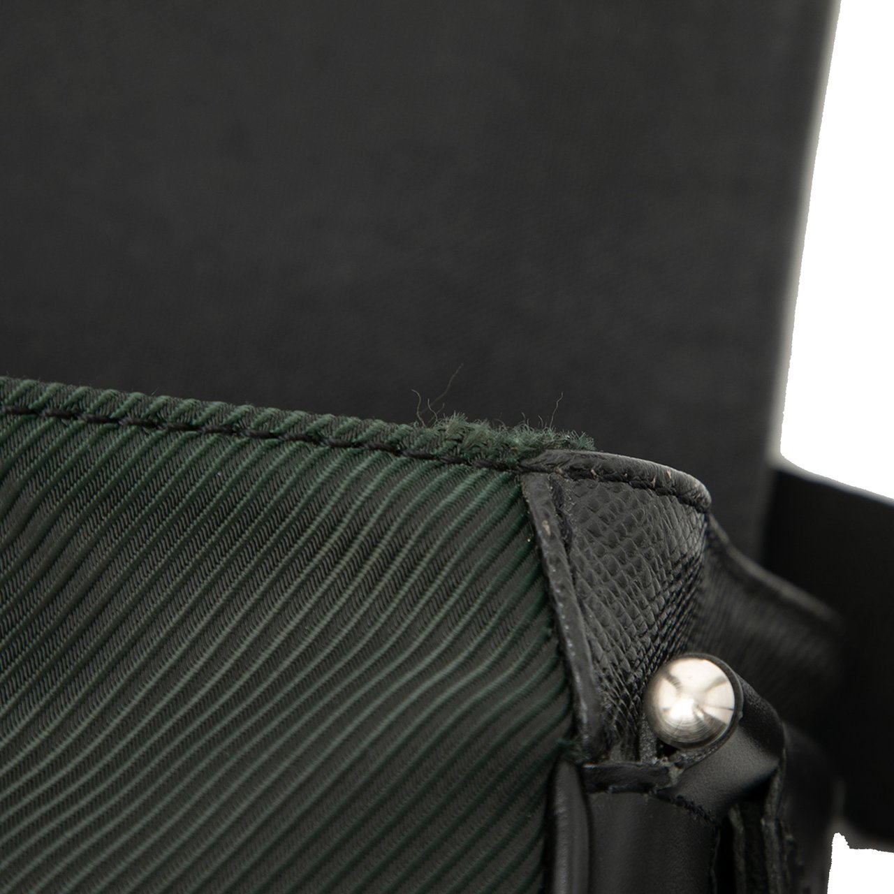 Louis Vuitton Taiga Viktor Zwart