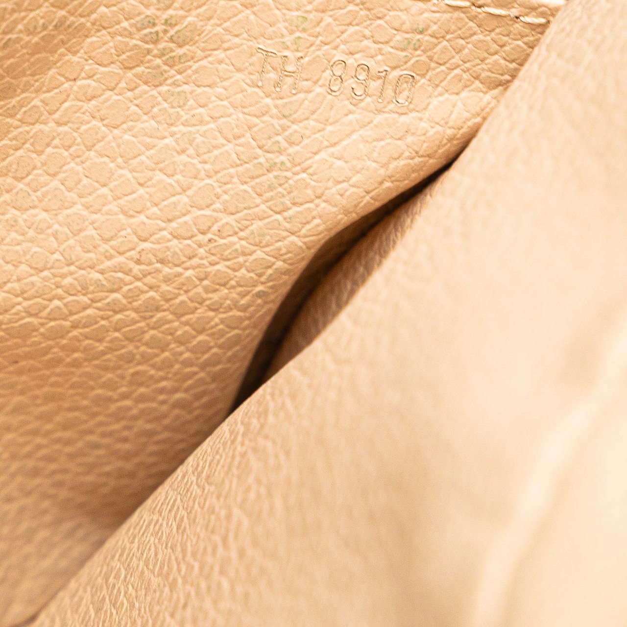 Louis Vuitton Monogram Trousse Toilette 23 Bruin