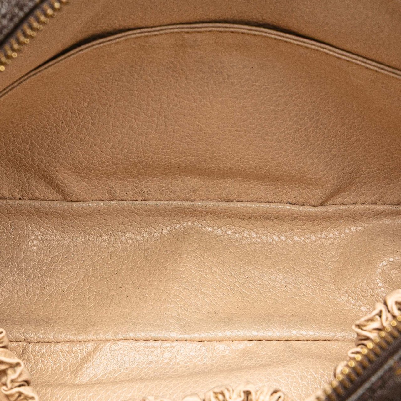 Louis Vuitton Monogram Trousse Toilette 23 Bruin
