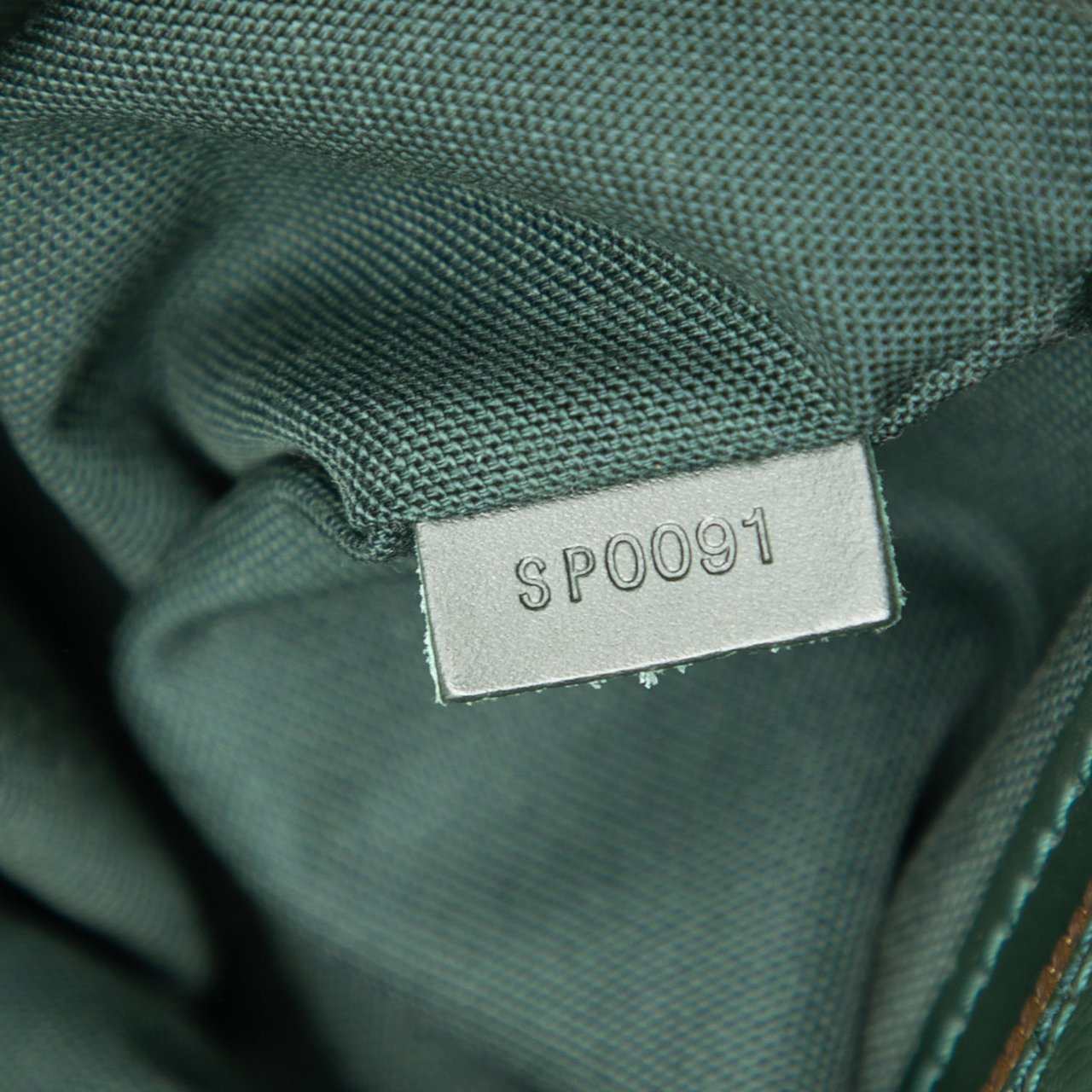 Louis Vuitton Taiga Reporter PM Groen