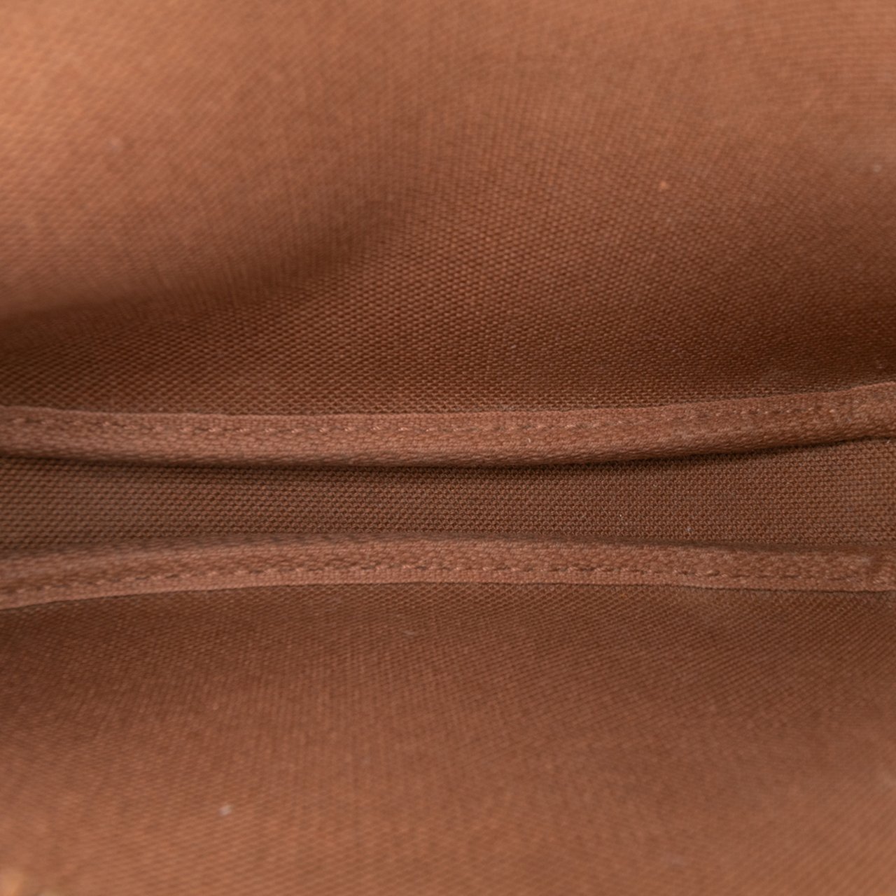 Louis Vuitton Monogram Mini Pochette Accessoires Bruin