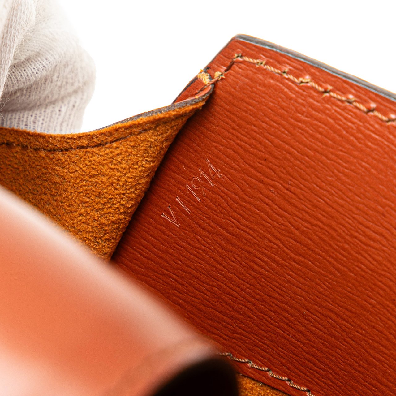 Louis Vuitton Epi Cluny Bruin