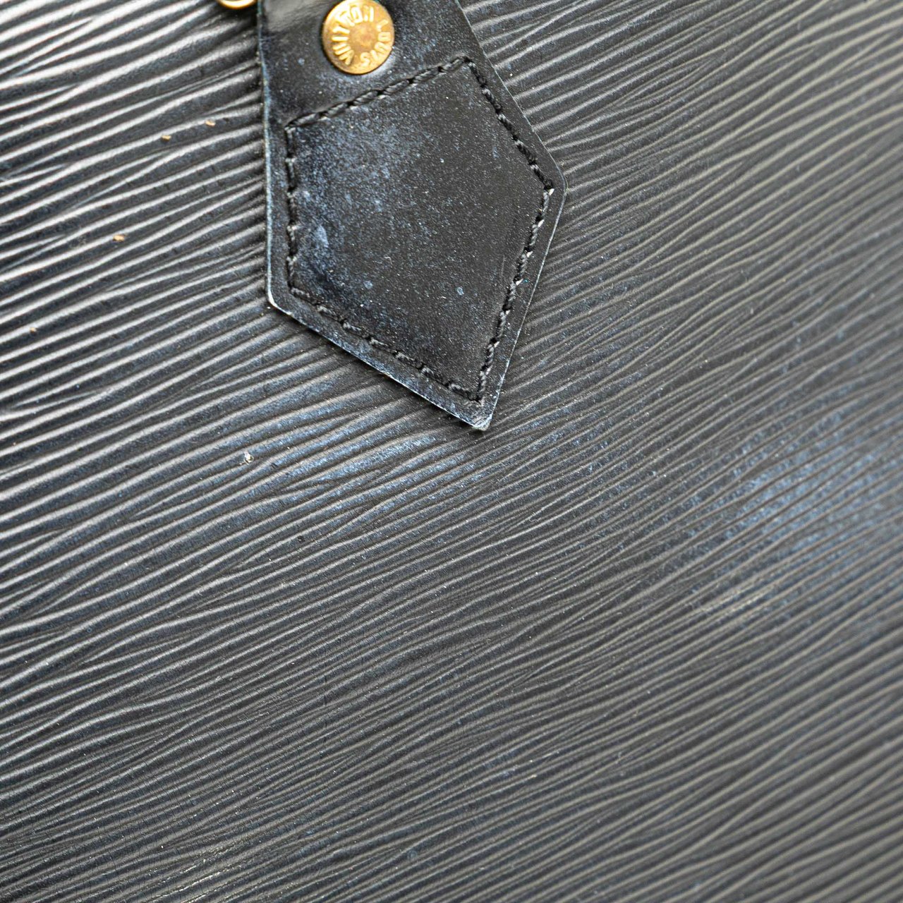 Louis Vuitton Epi Alma PM Zwart