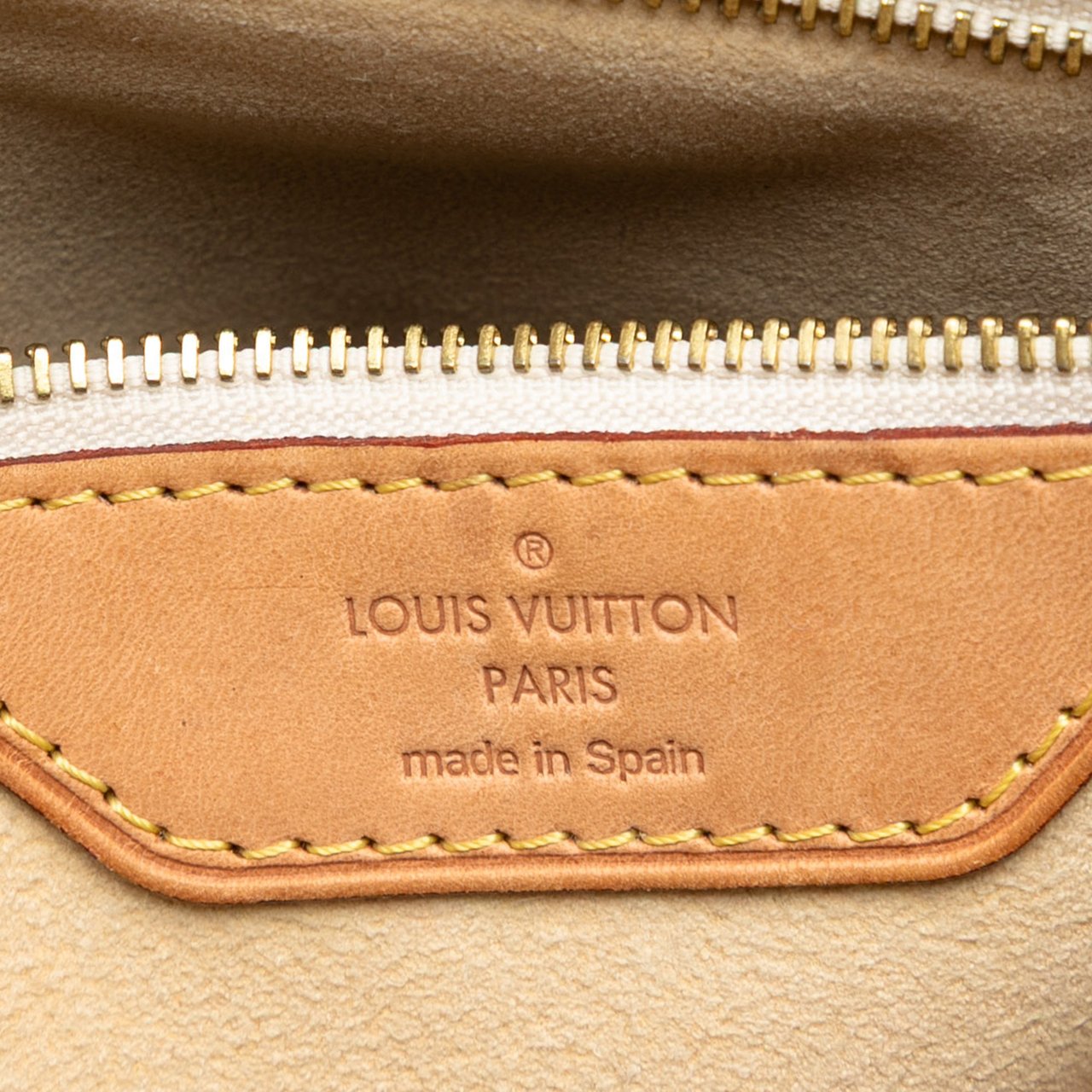 Louis Vuitton Damier Azur Hampstead MM Wit