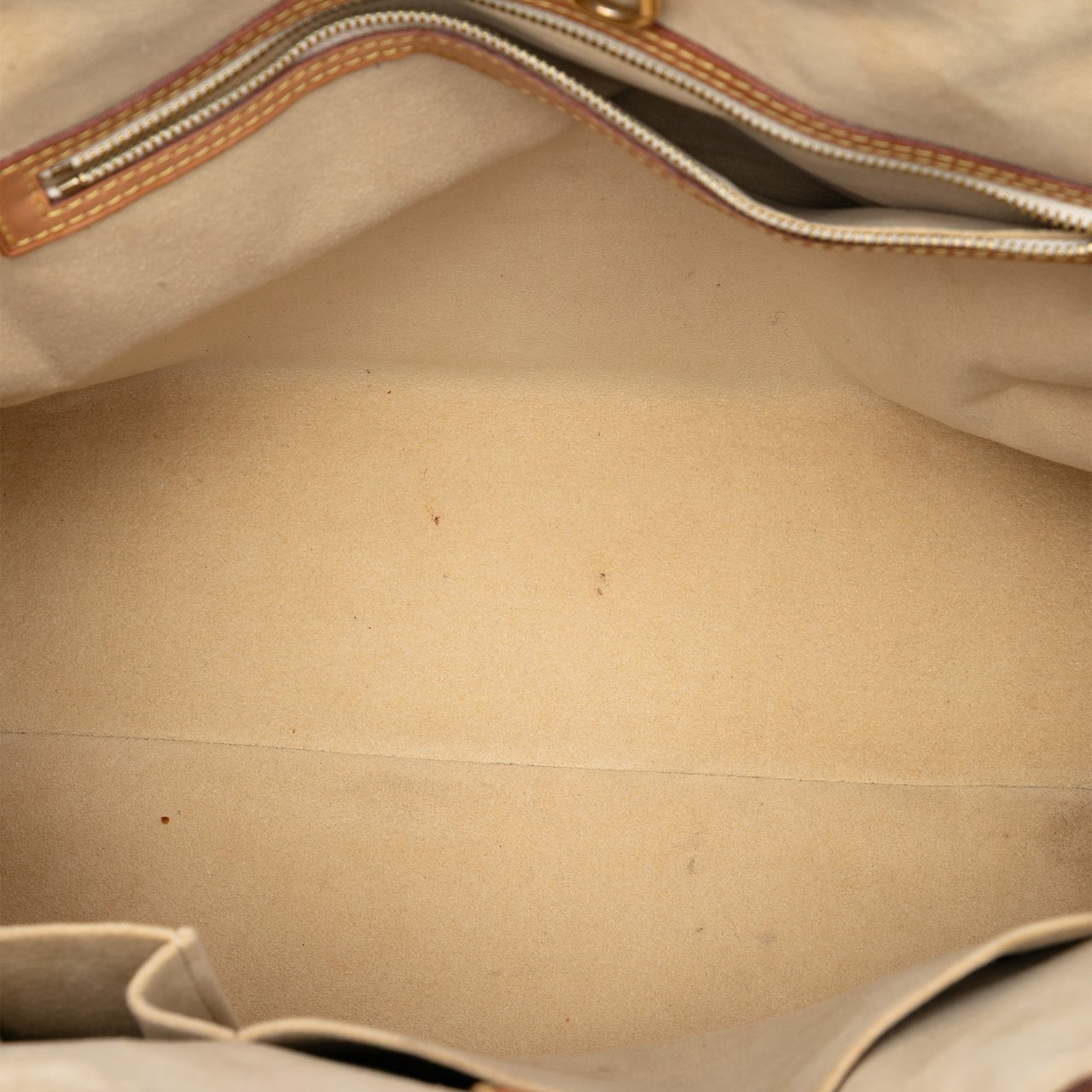 Louis Vuitton Damier Azur Hampstead MM Wit