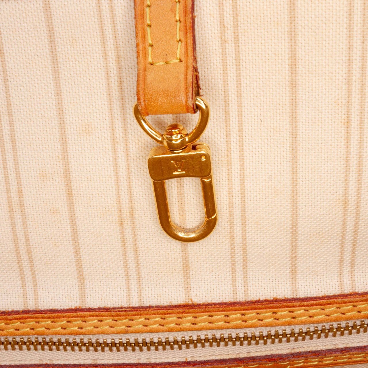 Louis Vuitton Damier Azur Neverfull MM Wit