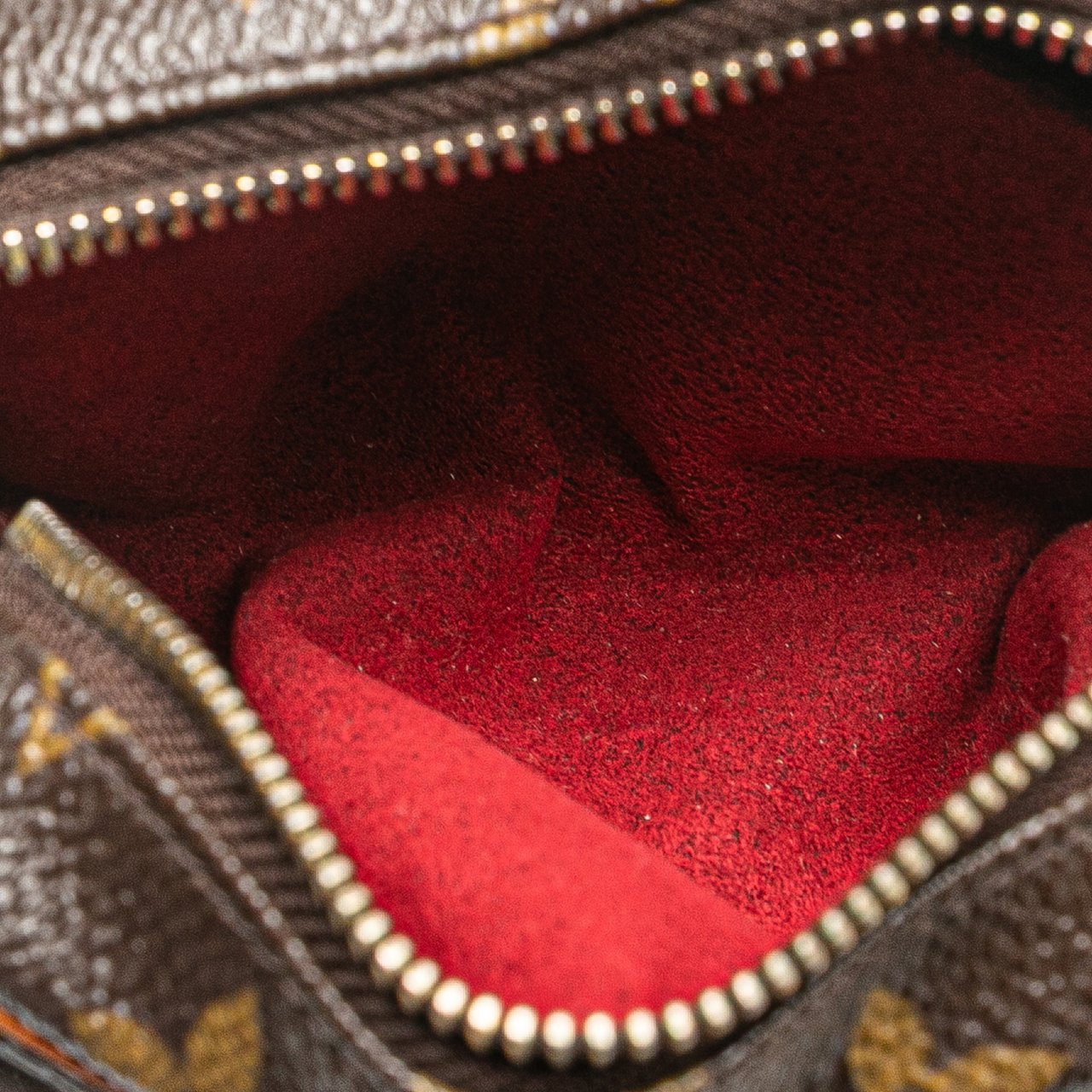 Louis Vuitton Monogram Trousse Wapity Bruin