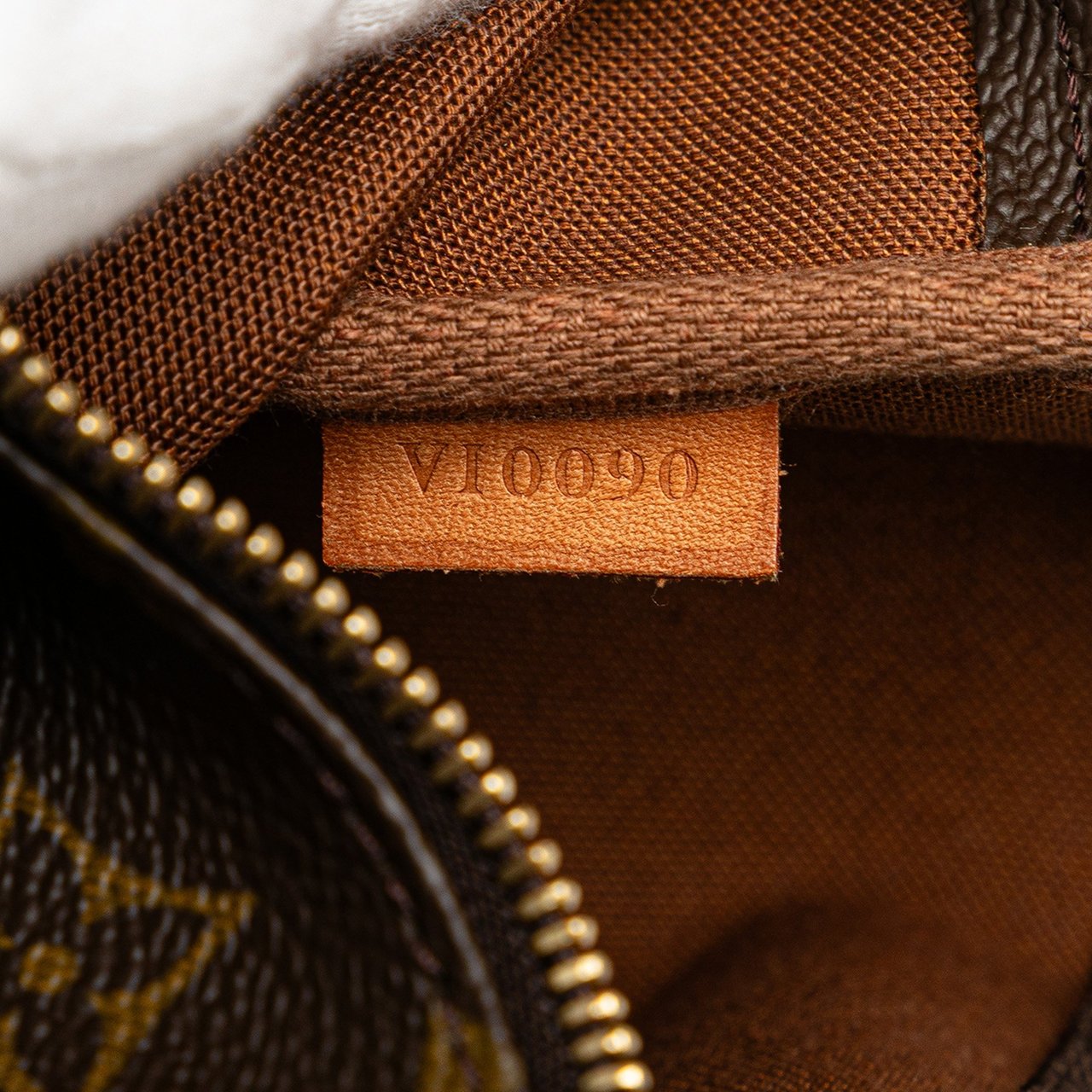 Louis Ryz Louis Vuitton Monogram Pochette Accessoires | Vanaf € 945,-