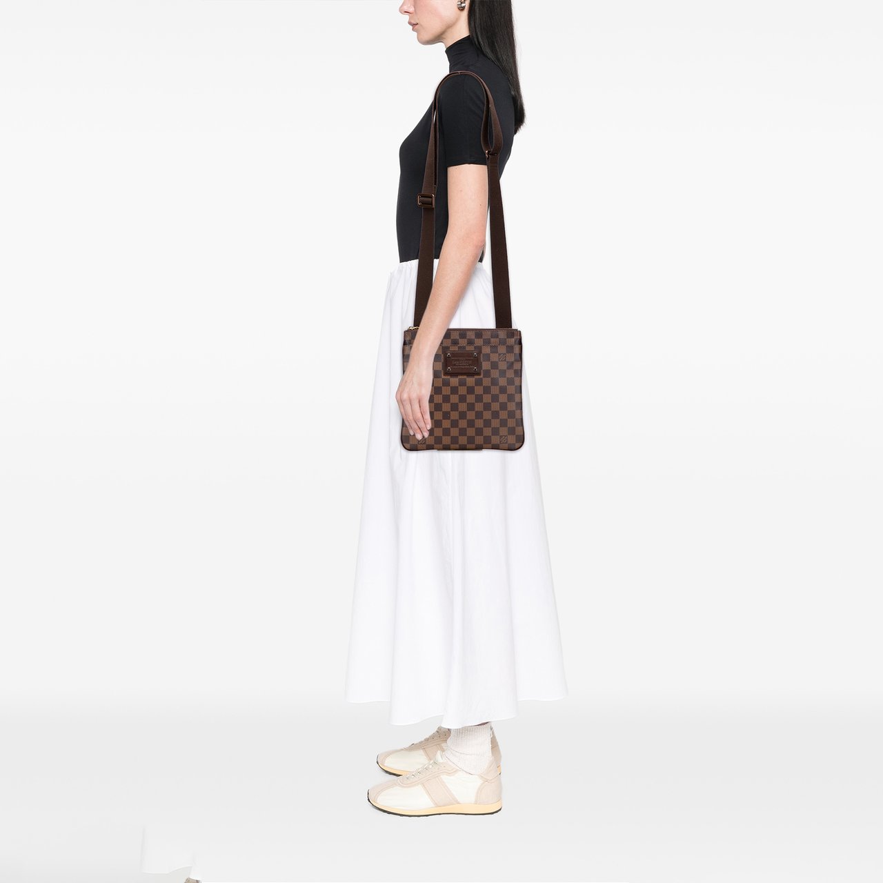 Louis Vuitton Damier Ebene Brooklyn Pochette Bruin