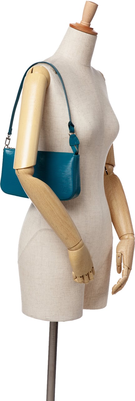 Louis Vuitton Epi Pochette Accessoires Blauw
