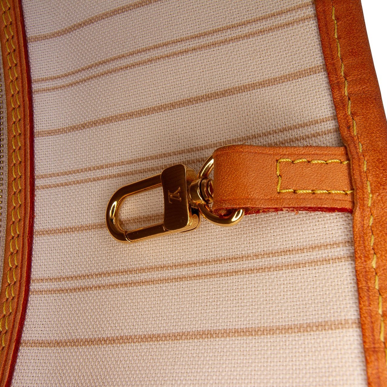 Louis Vuitton Damier Azur Neverfull MM Wit