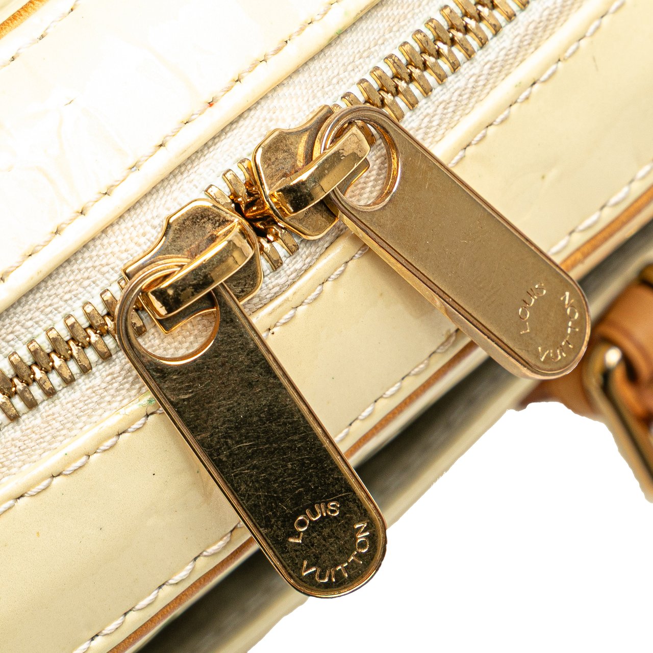 Louis Vuitton Monogram Vernis Summit Drive Wit