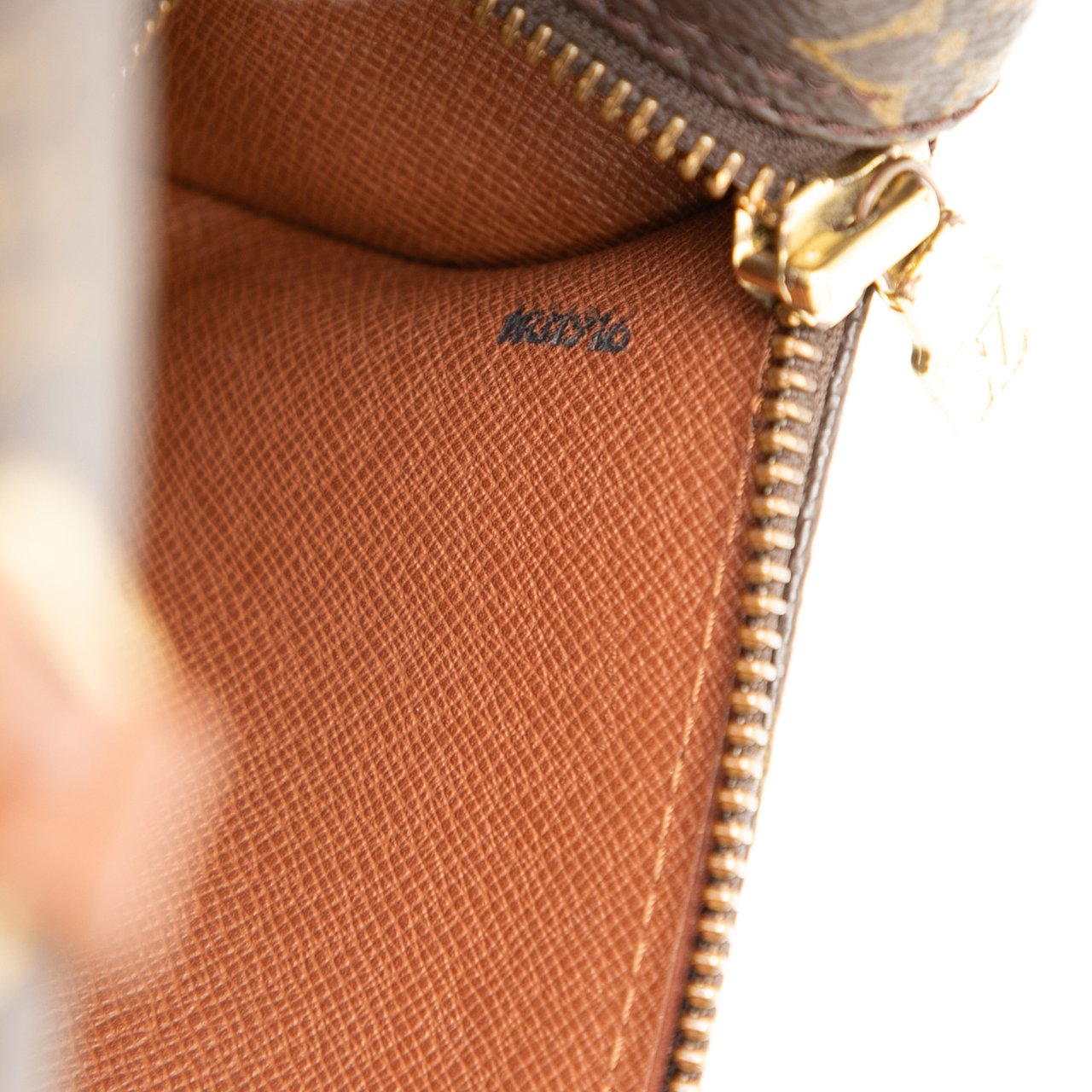 Louis Vuitton Monogram Papillon 26 Bruin