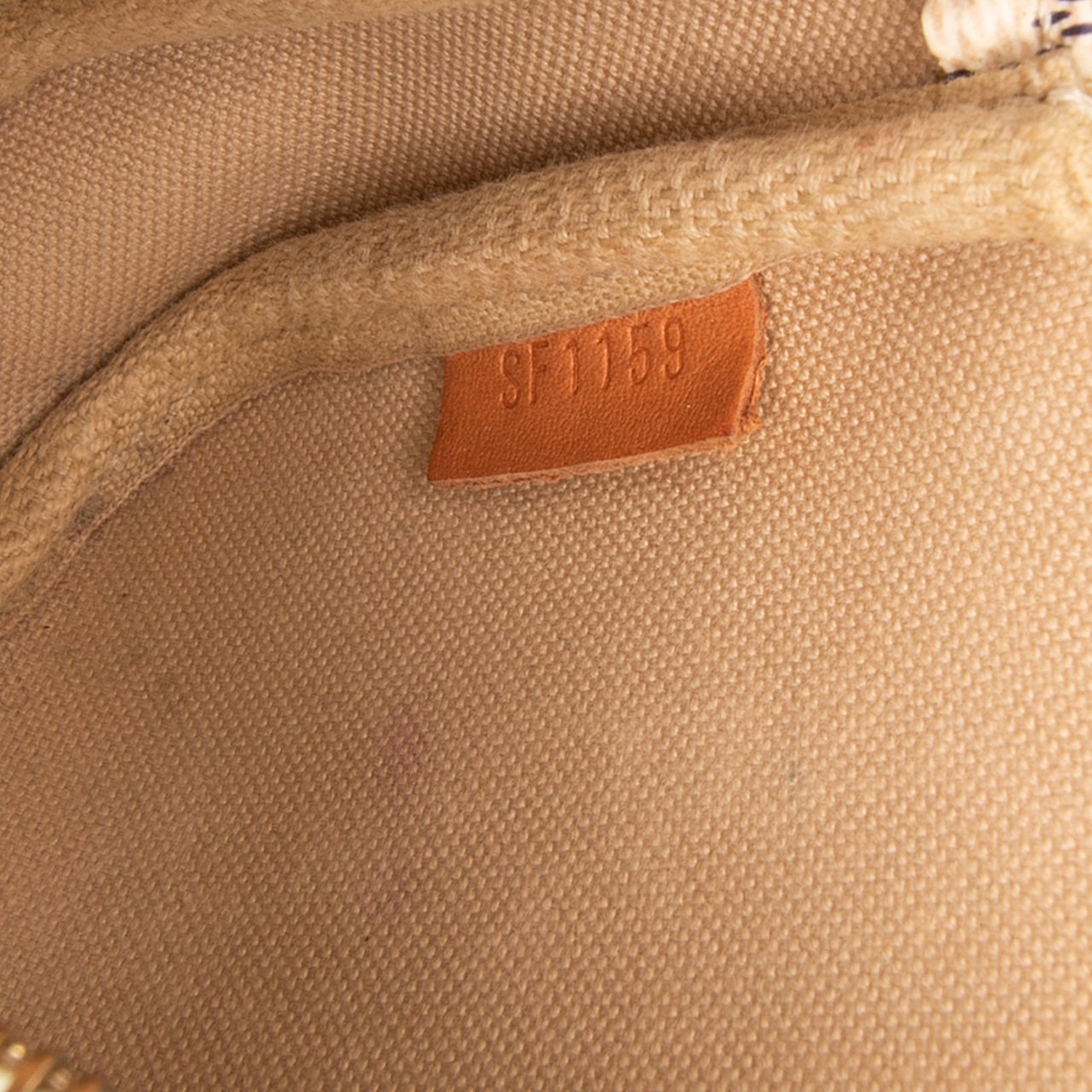 Louis Vuitton Damier Azur Mini Pochette Accessoires Wit