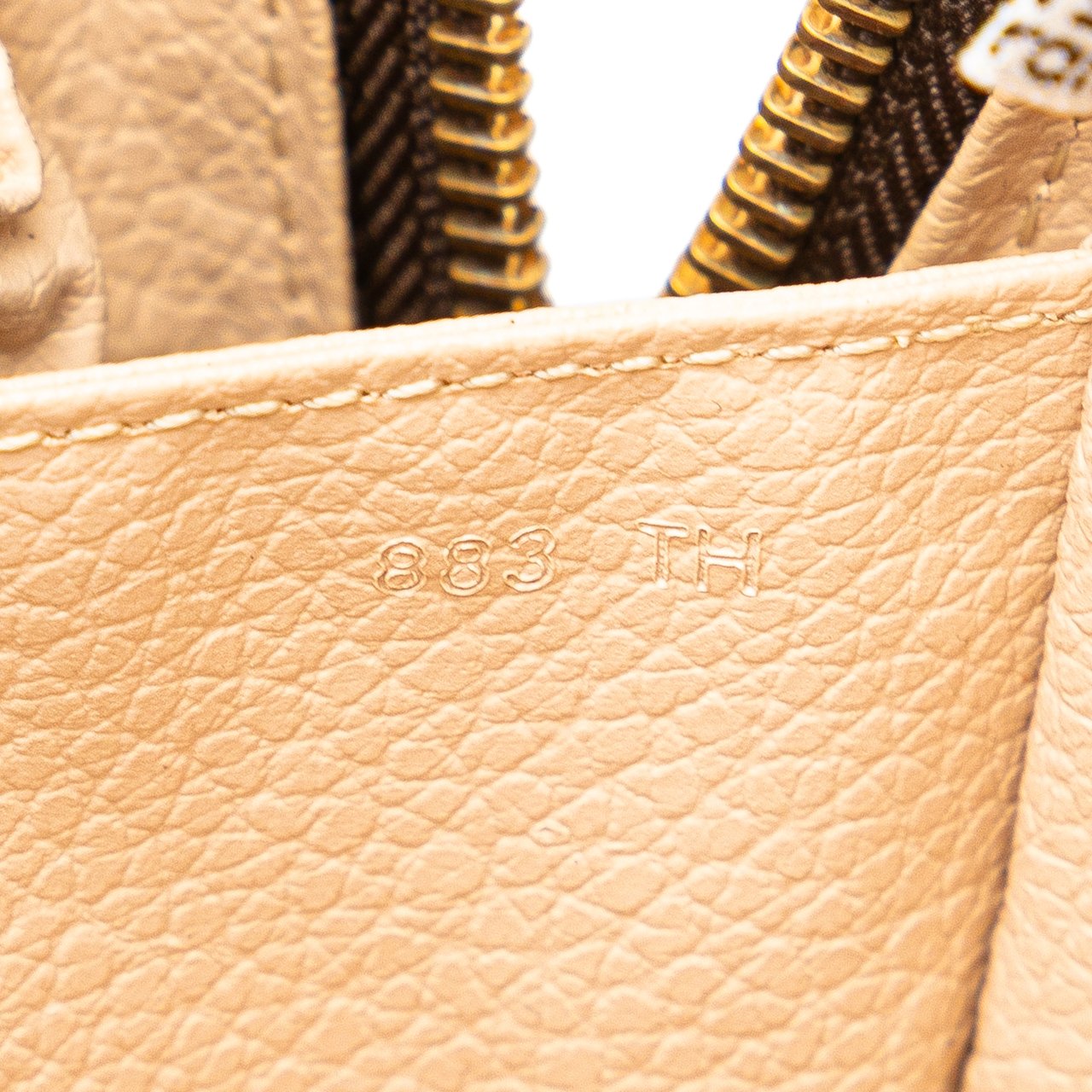 Louis Vuitton Monogram Trousse Toilette 23 Bruin
