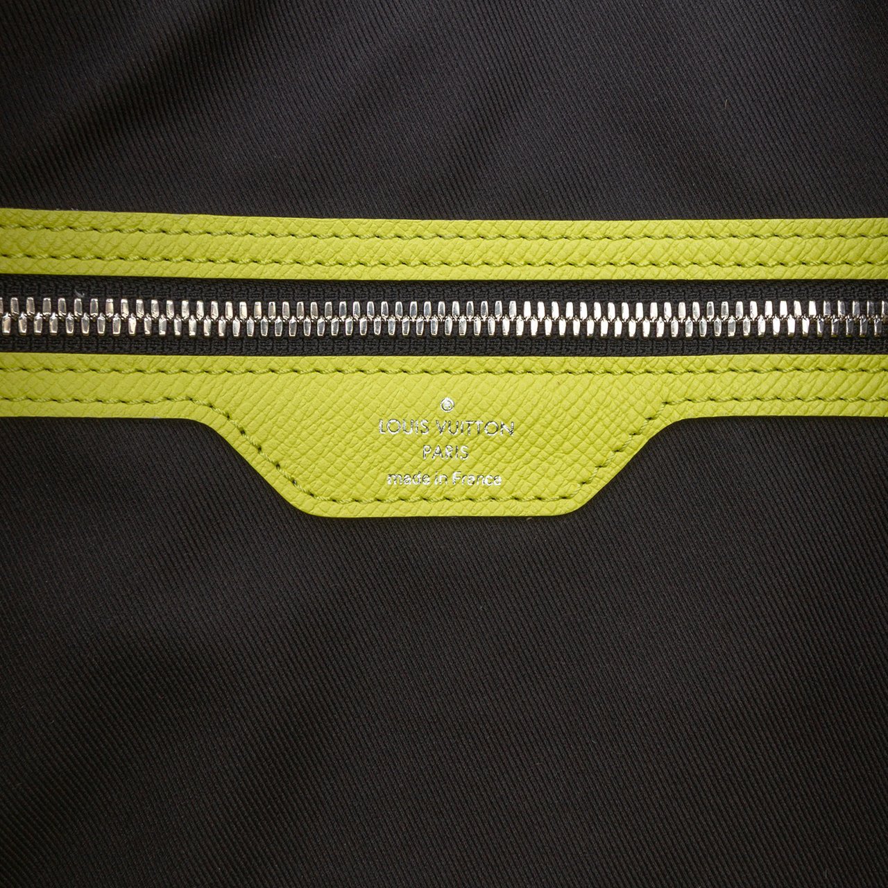 Louis Vuitton Taigarama Keepall Bandouliere 50 Geel