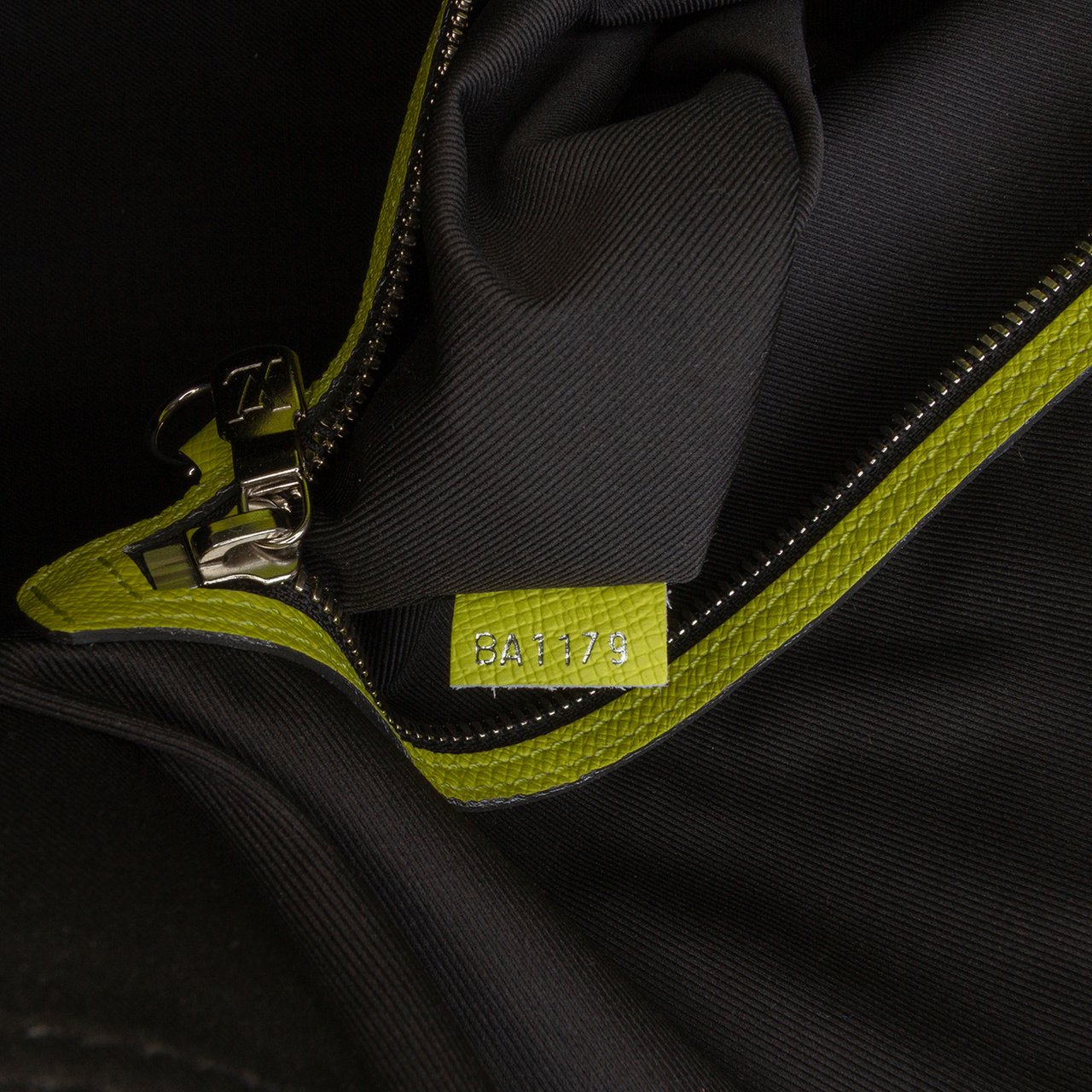 Louis Vuitton Taigarama Keepall Bandouliere 50 Geel