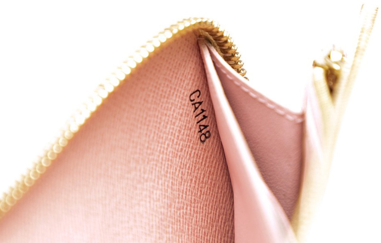 Louis Vuitton Damier Azur Summer Trunks Zippy Long Wallet Wit