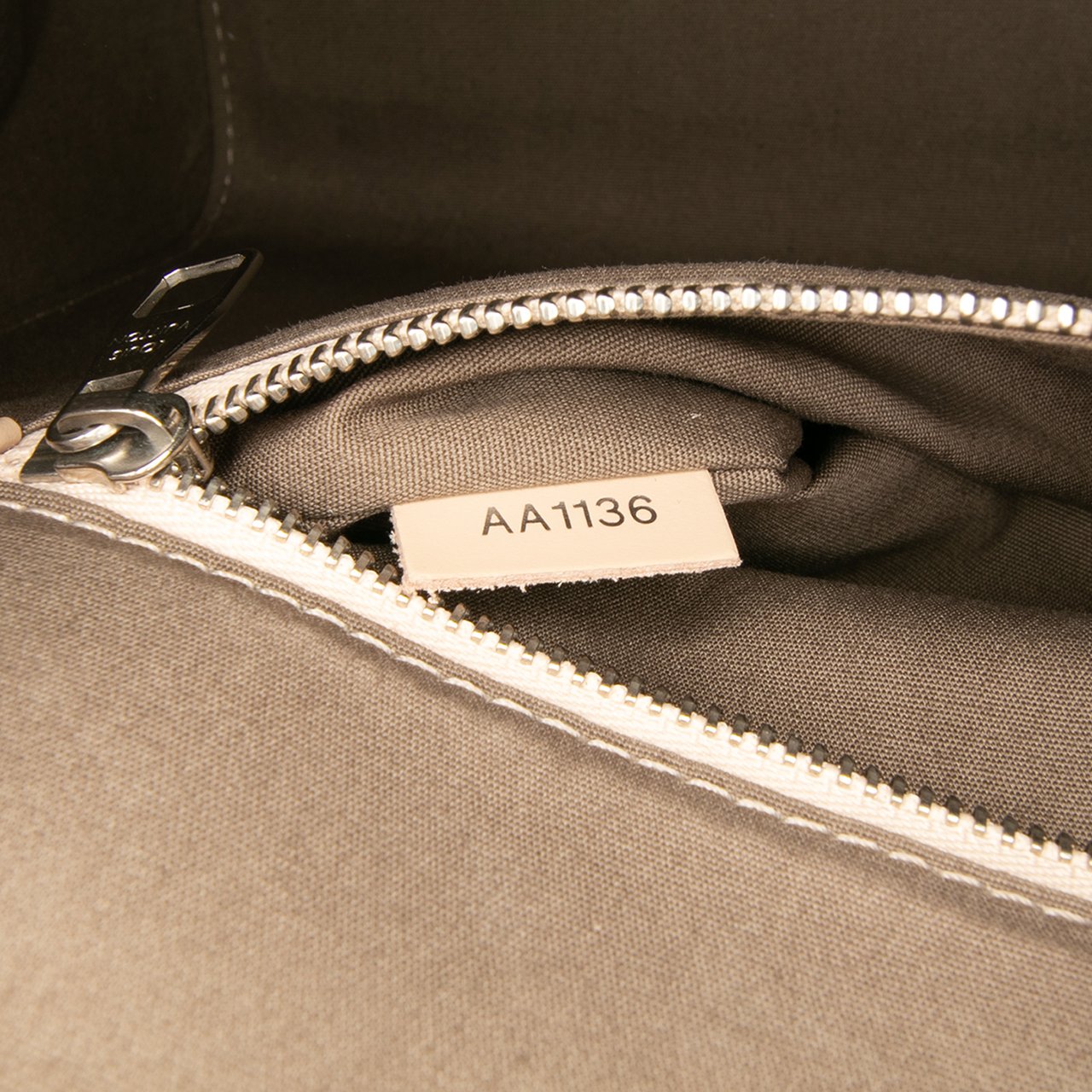 Louis Vuitton Epi Soufflot MM Bruin