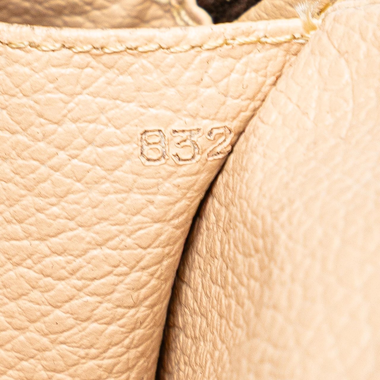 Louis Vuitton Monogram Trousse Toilette 18 Bruin