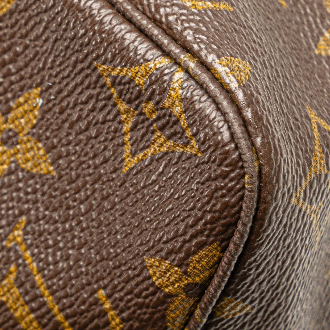 Louis Vuitton Monogram Trousse Toilette 18 Bruin