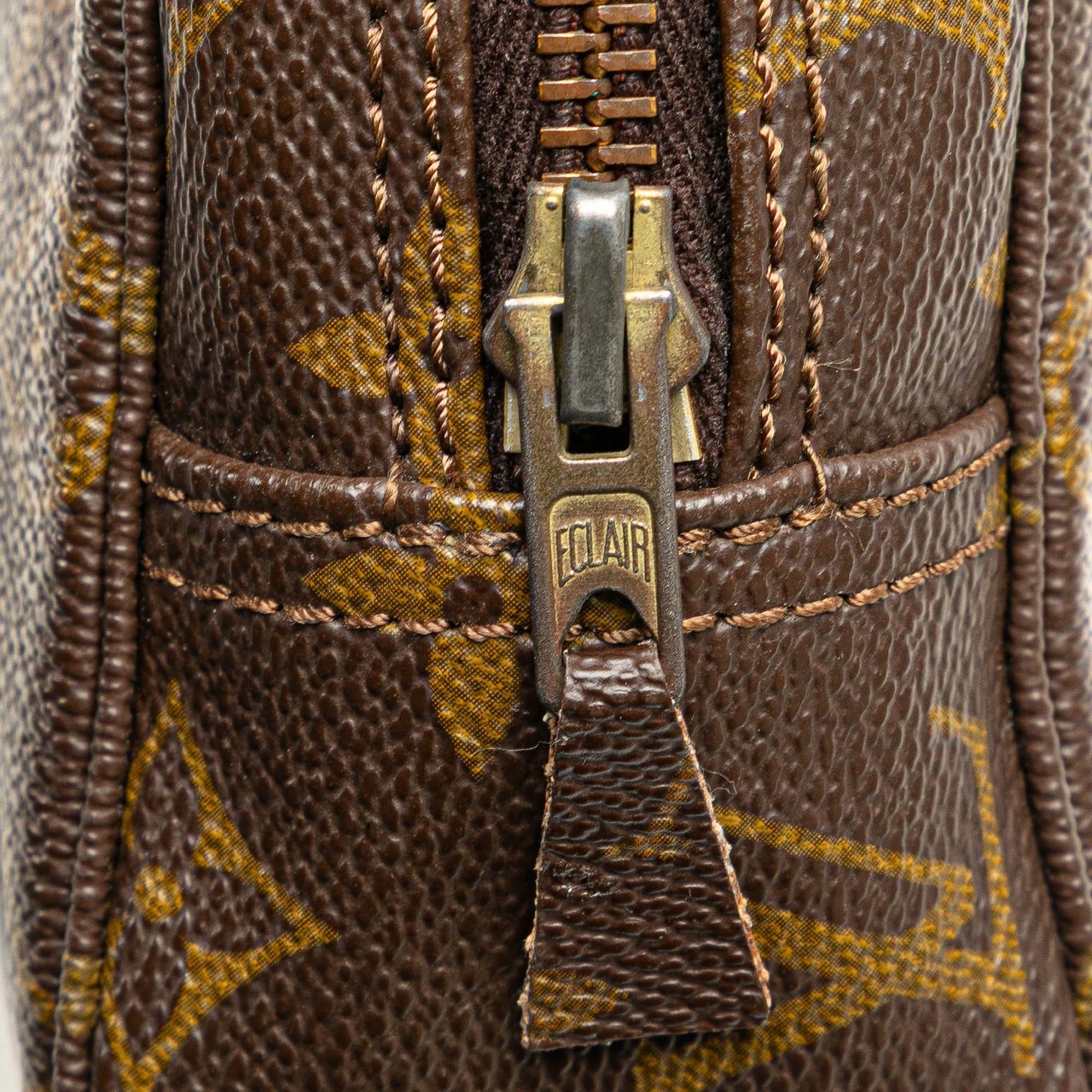 Louis Vuitton Monogram Trousse Toilette 18 Bruin
