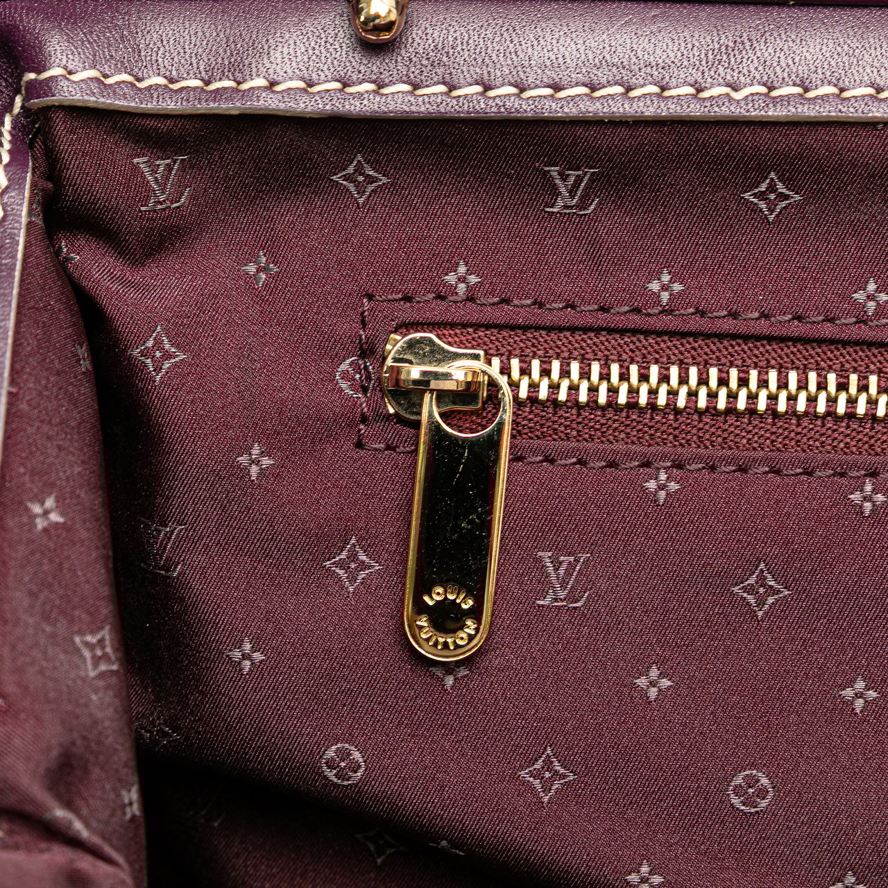 Louis Vuitton Suhali Lingenieux PM Paars
