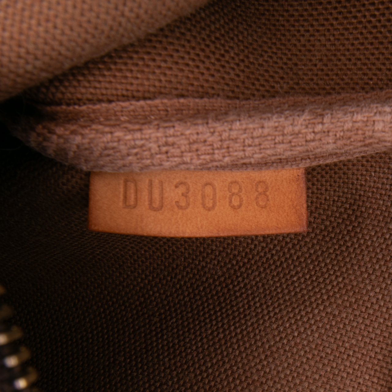 Louis Vuitton Monogram Mini Pochette Accessoires Bruin