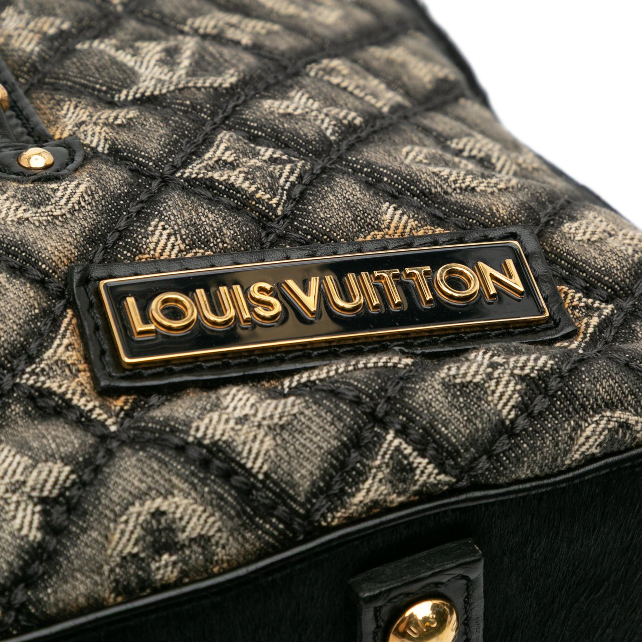 Louis Vuitton Quilted Monogram Denim Musette Grijs