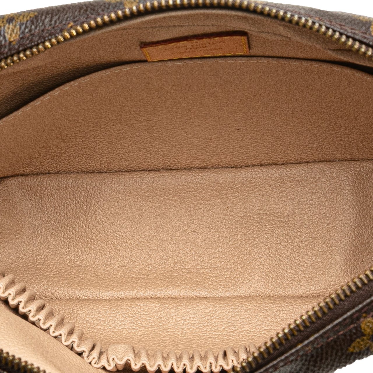 Louis Vuitton Monogram Trousse Toilette 23 Bruin