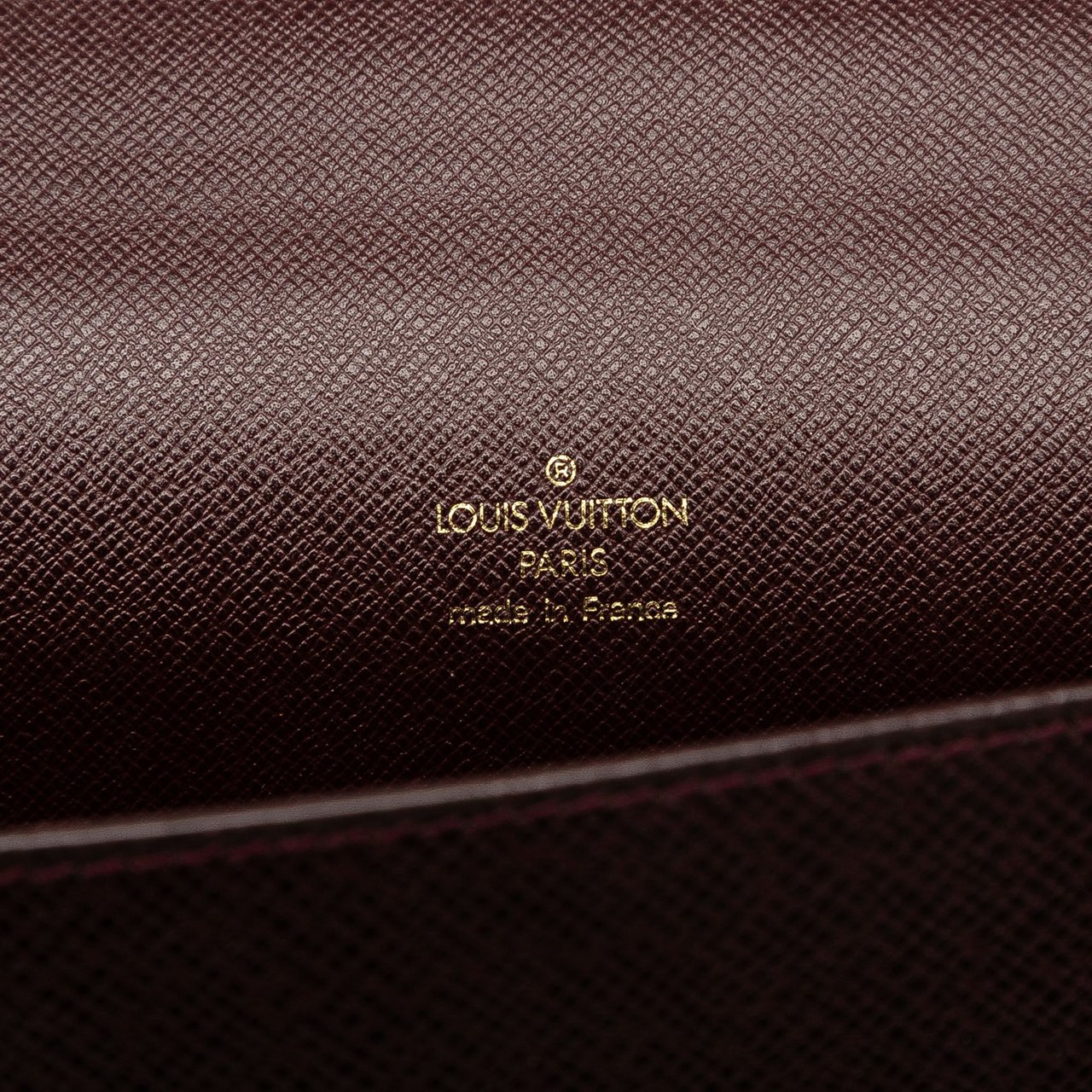 Louis Vuitton Taiga Porte-Documents Angara Bruin