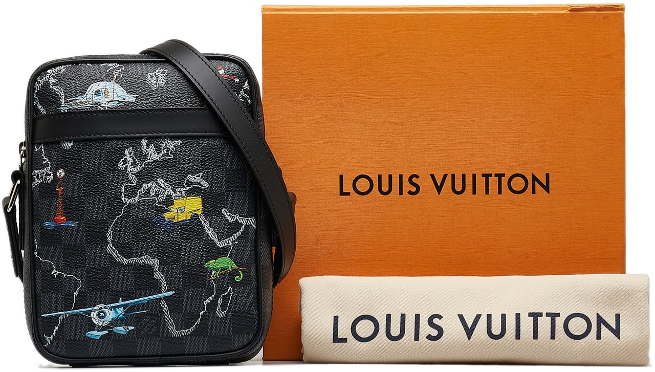 Louis Vuitton Damier Graphite Renaissance Map Danube Slim PM Zwart