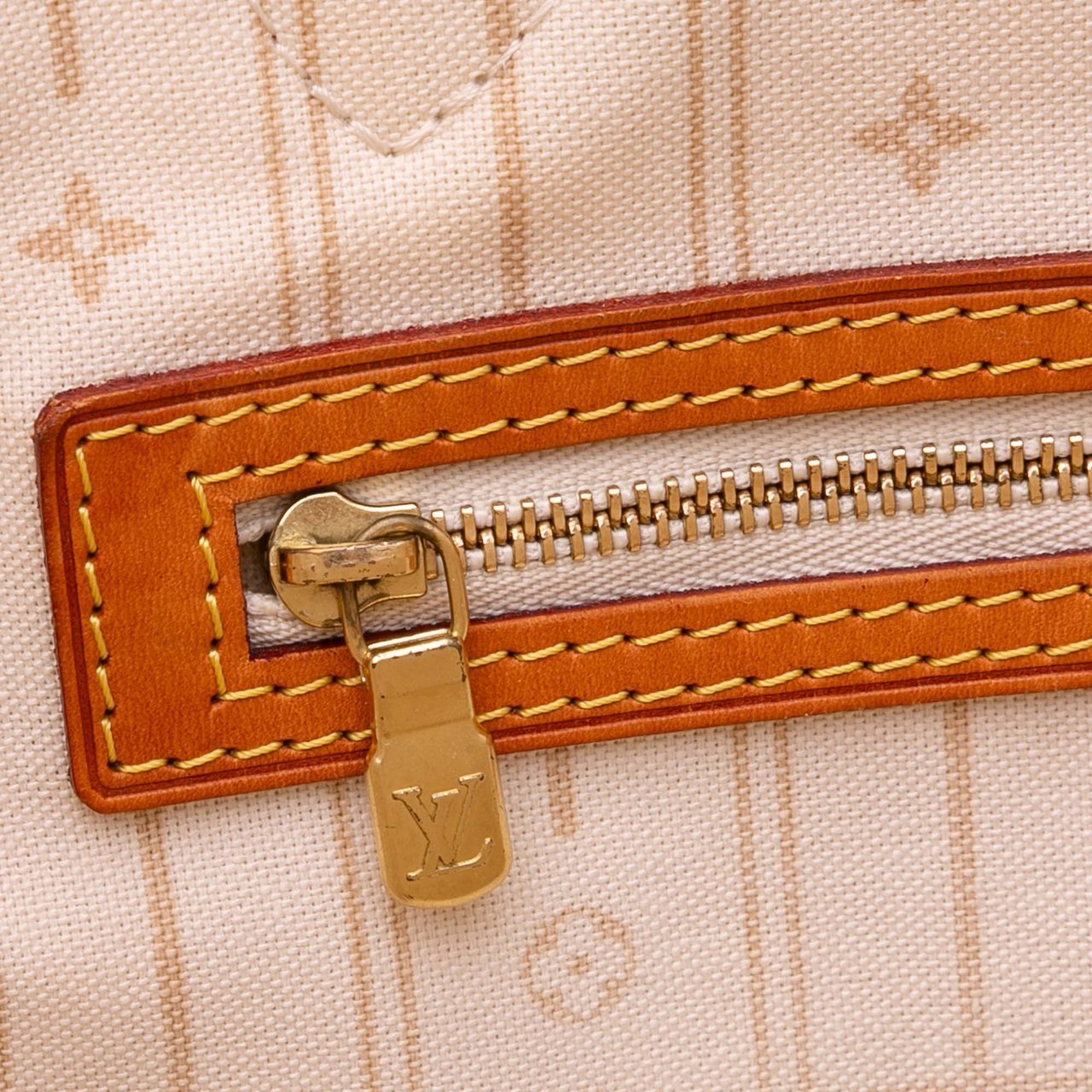 Louis Vuitton Damier Azur Neverfull MM Wit