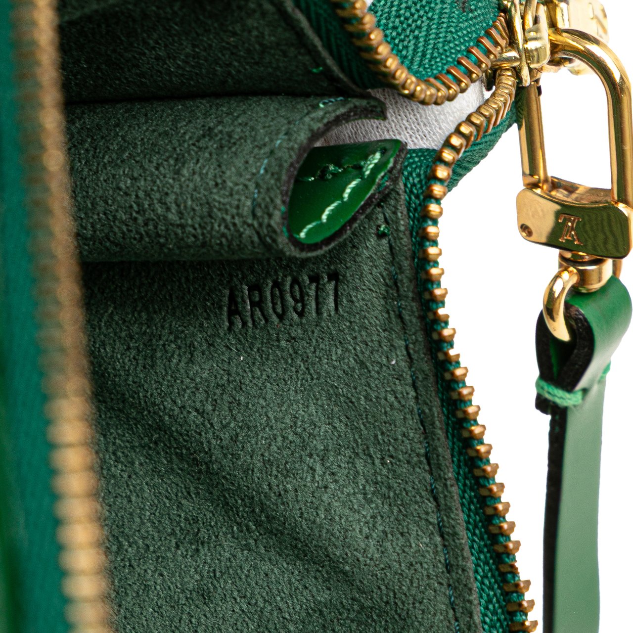 Louis Vuitton Epi Pochette Accessoires Groen