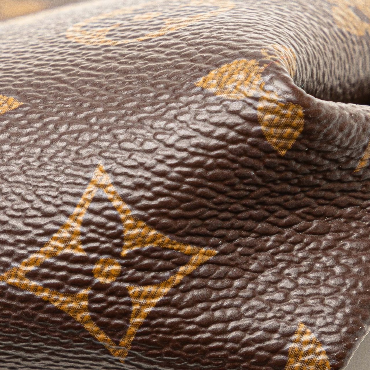 Louis Vuitton Monogram Pallas Clutch Bruin