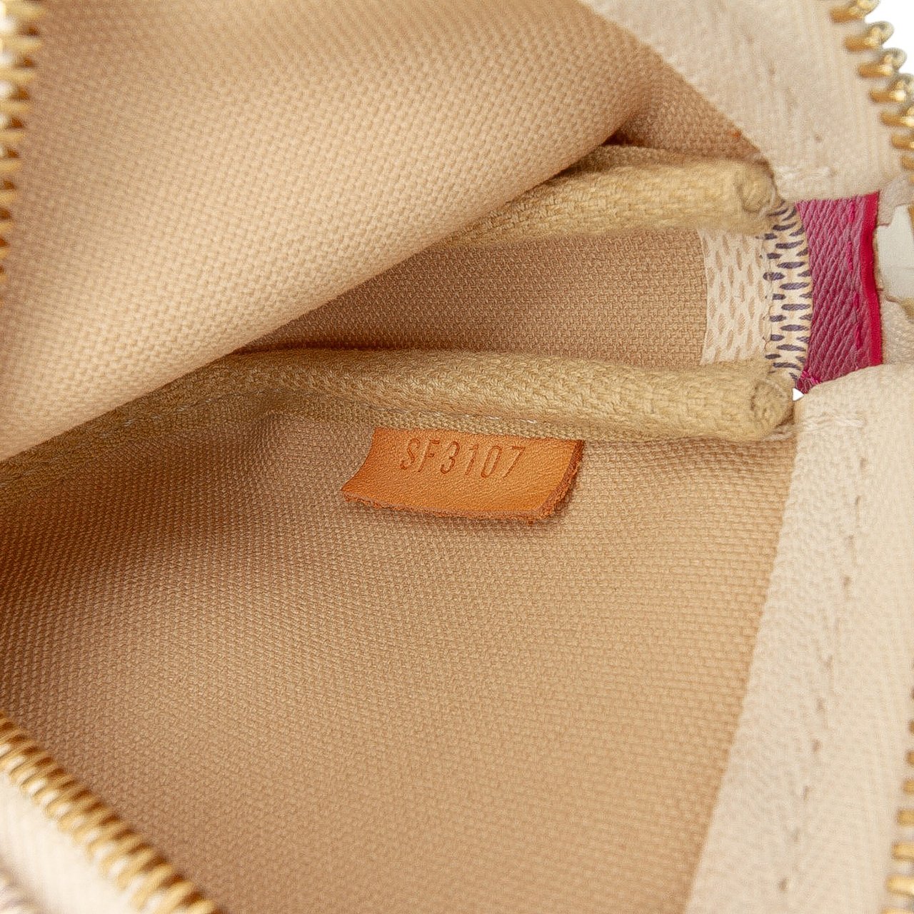 Louis Vuitton Damier Azur Giraffe Mini Pochette Accessoires Wit