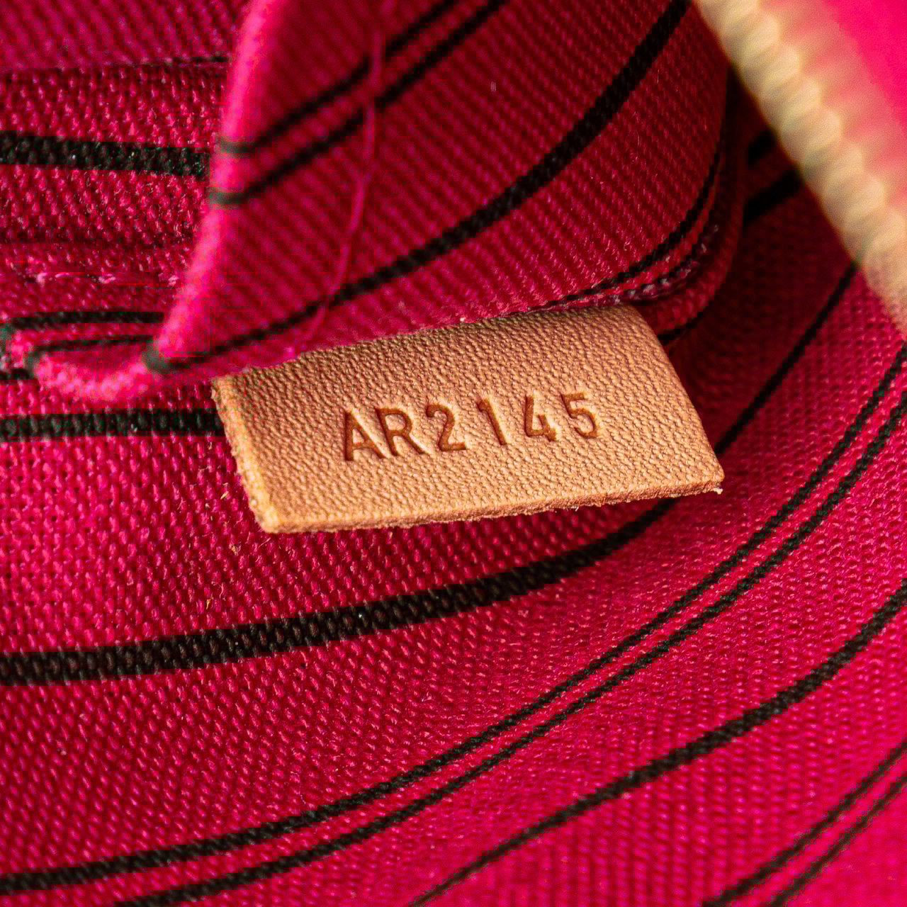 Louis Vuitton Monogram Neverfull Pouch Bruin