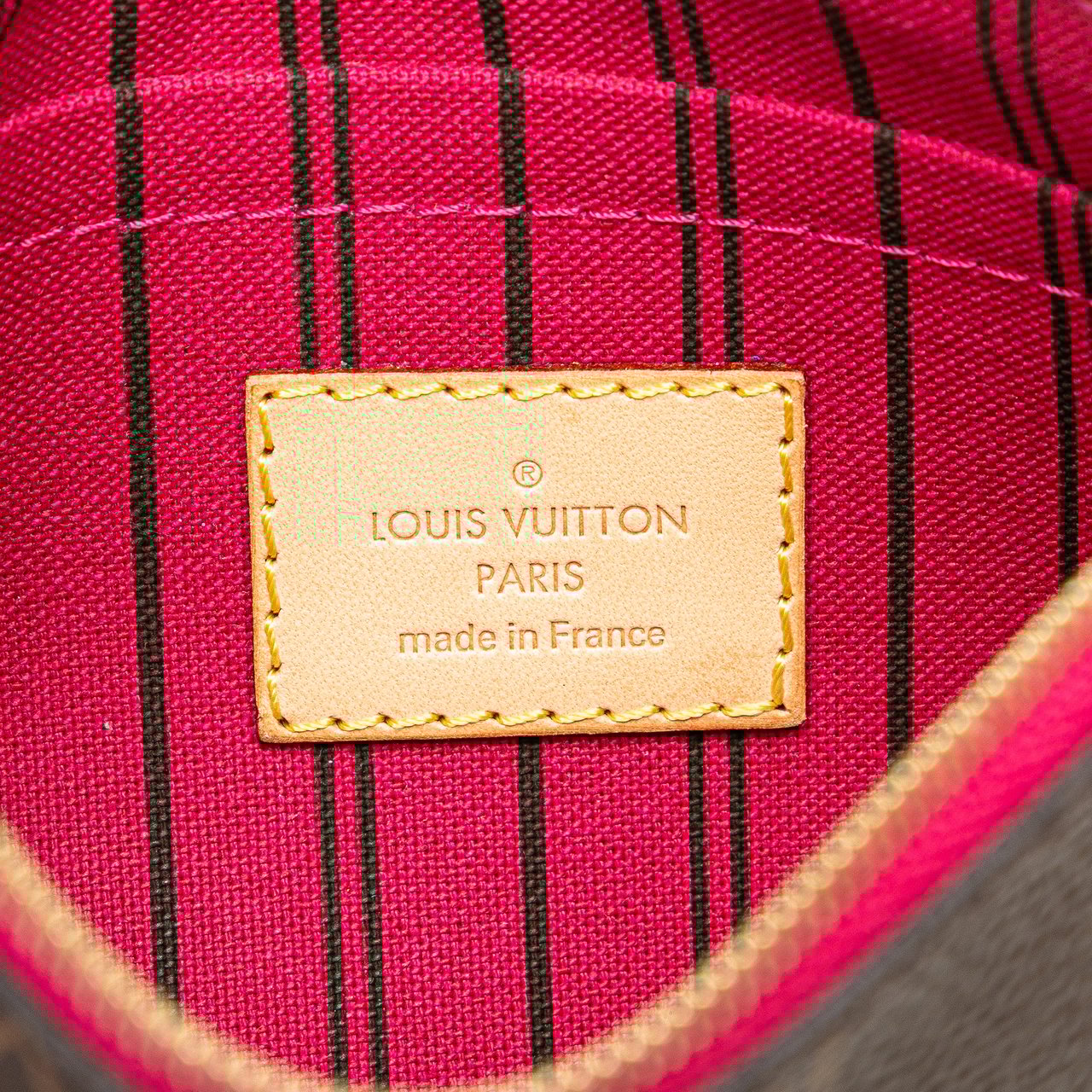 Louis Vuitton Monogram Neverfull Pouch Bruin