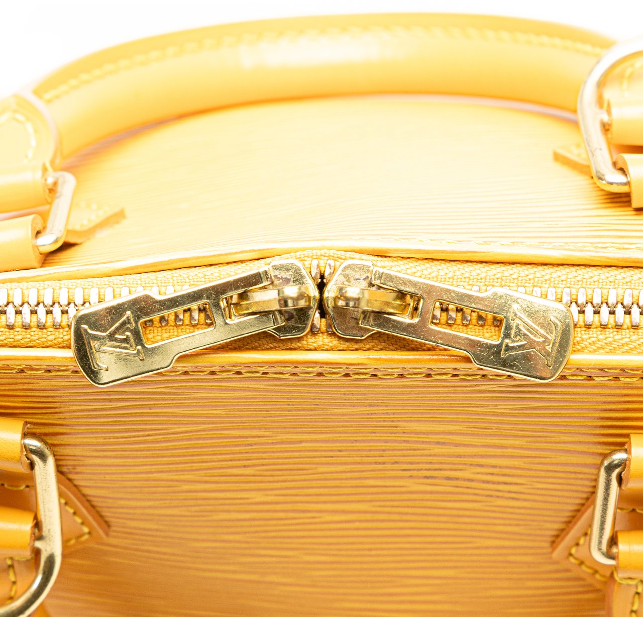 Louis Vuitton Epi Alma PM Geel