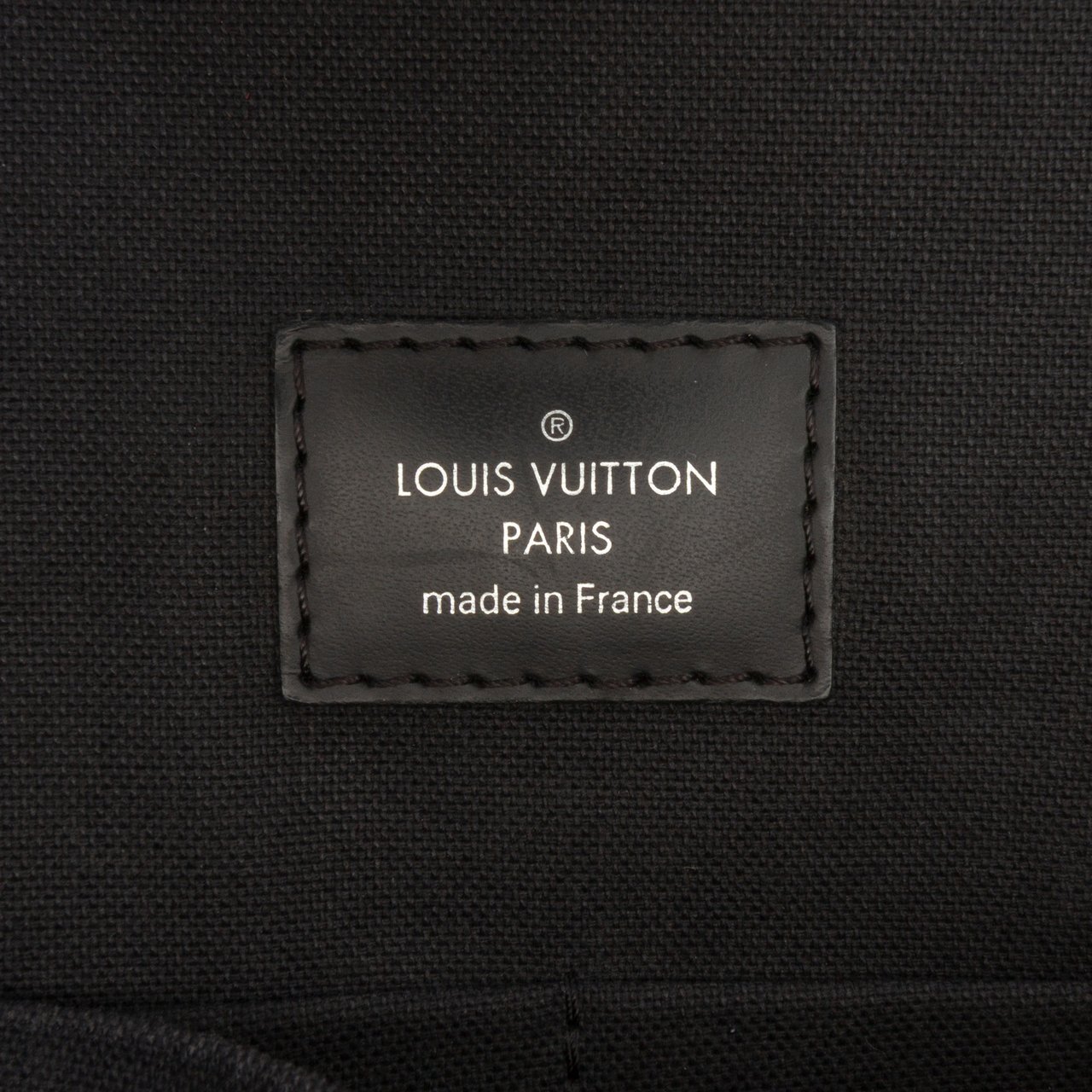 Louis Vuitton Damier Graphite Skyline Messenger MM Zwart