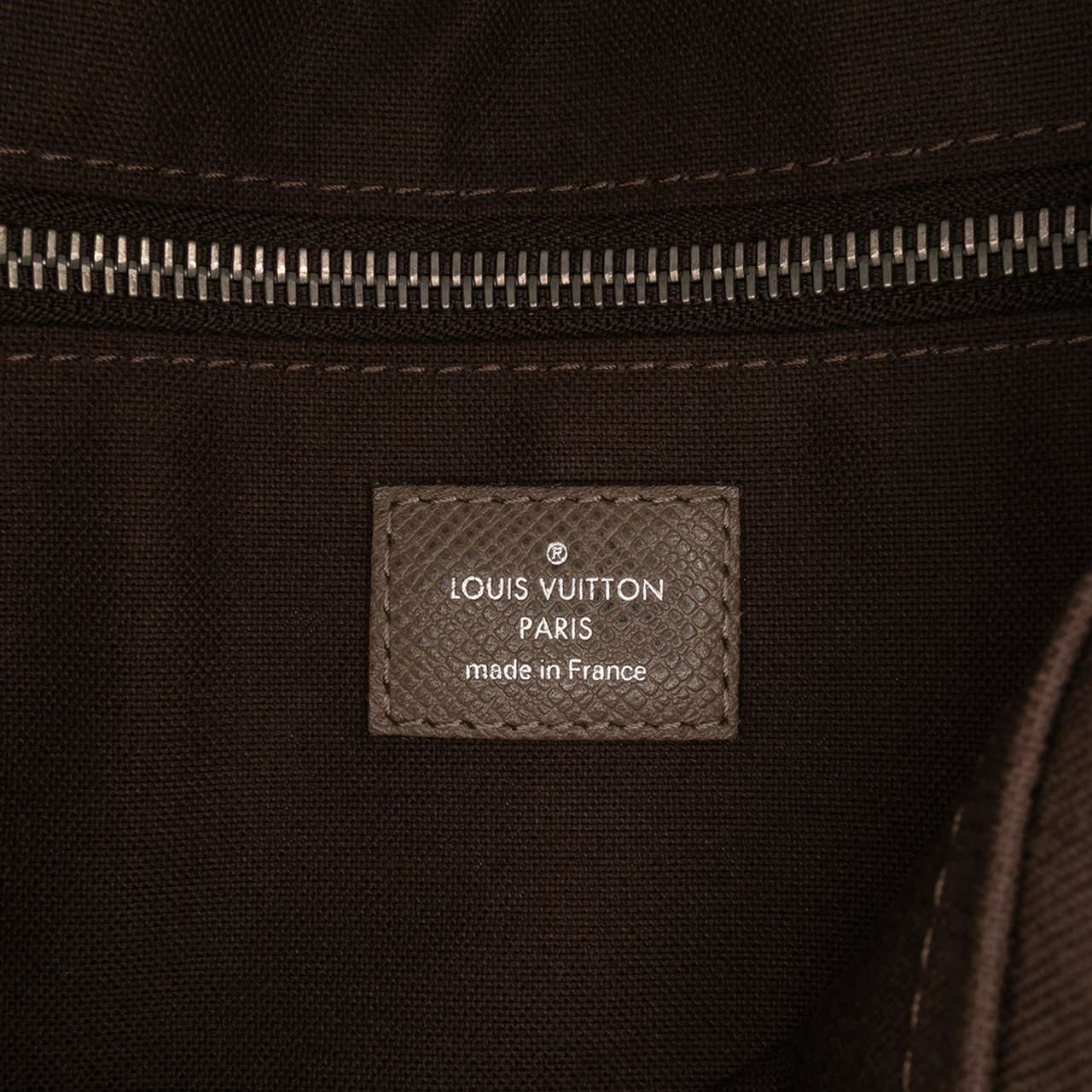 Louis Vuitton Taiga Roman PM Bruin