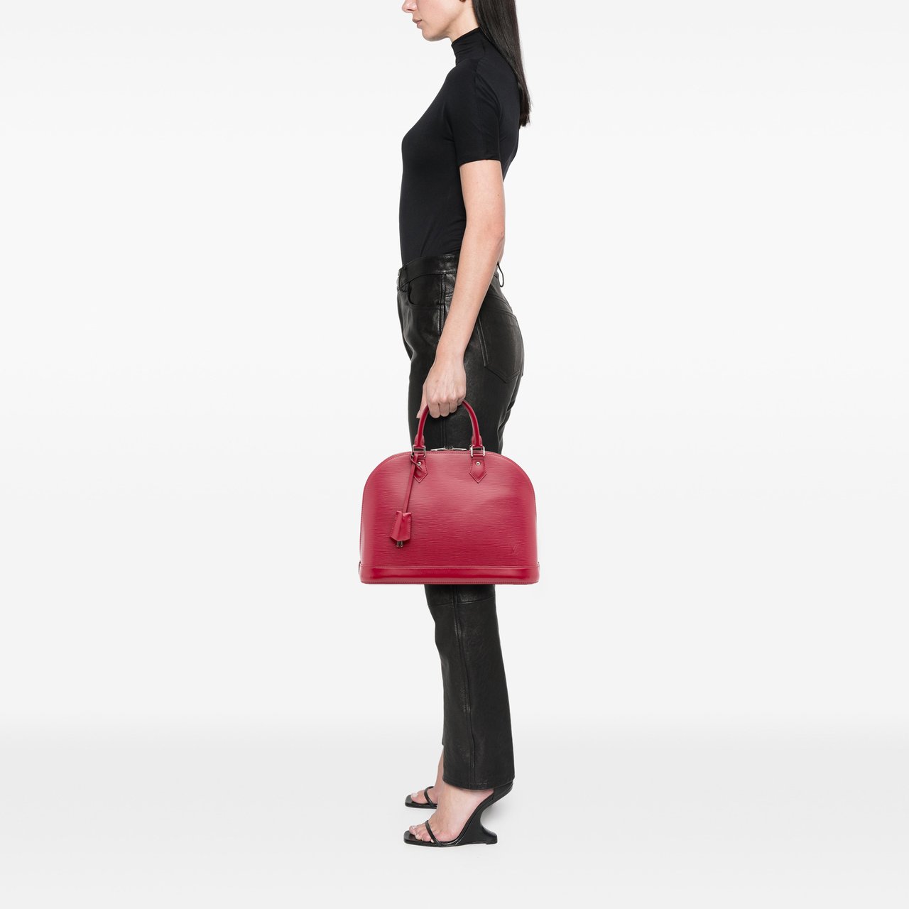 Louis Vuitton Epi Alma MM Roze